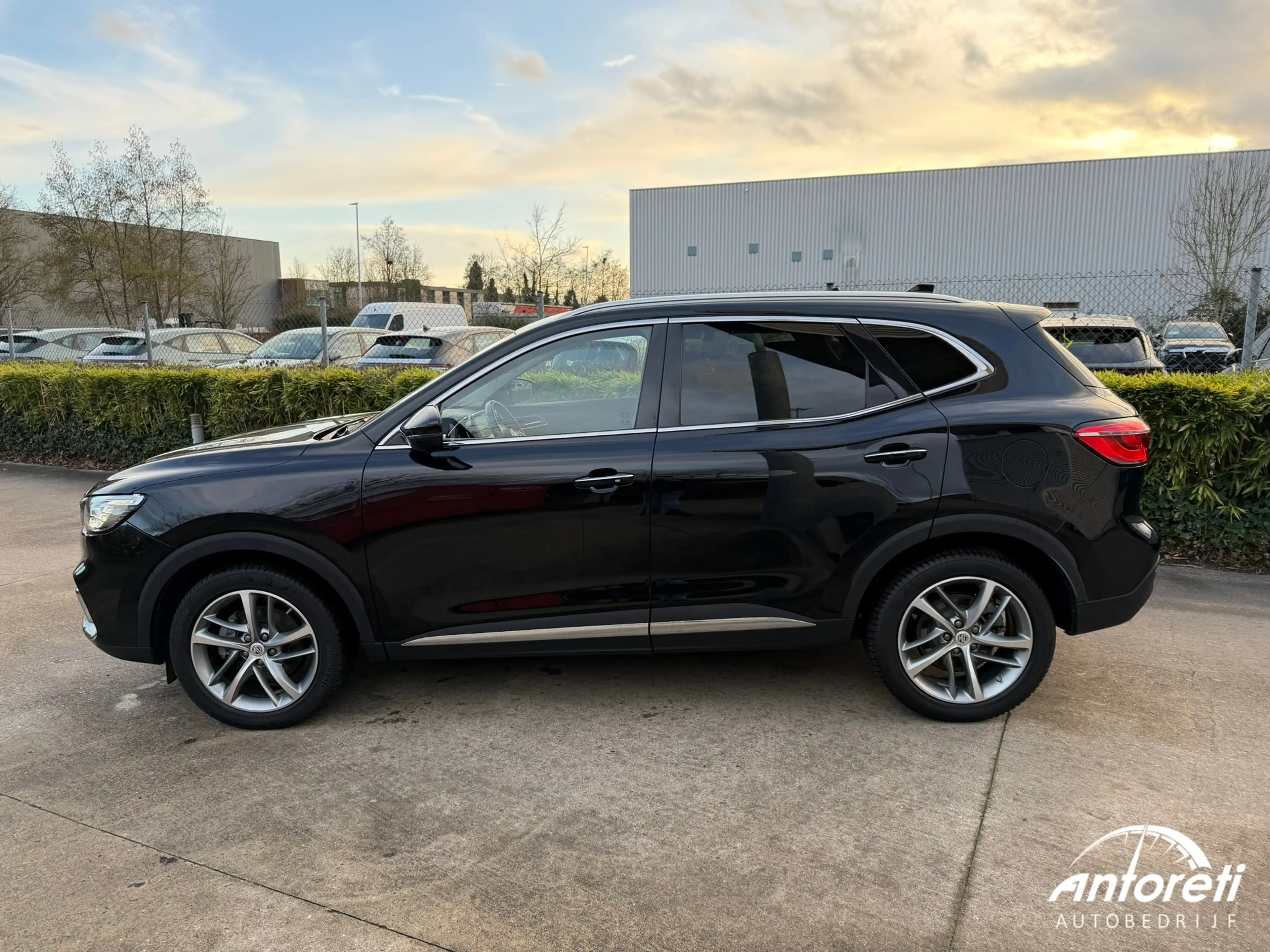 MG EHS PHEV Luxery FULL OPTION — photo 4