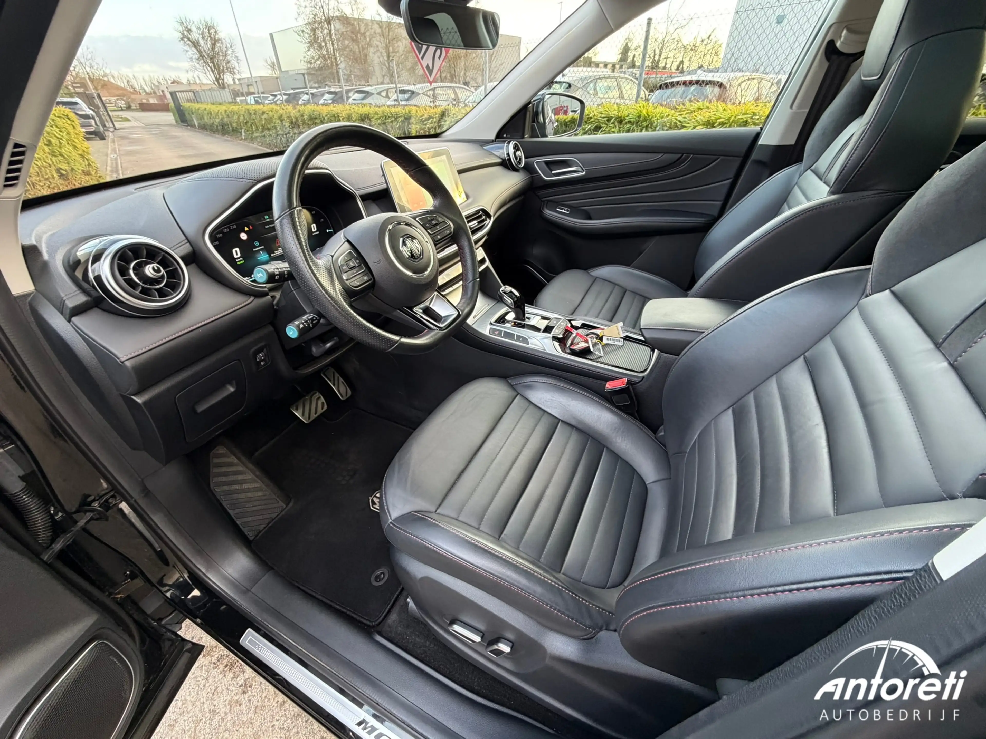 MG EHS PHEV Luxery FULL OPTION — photo 11