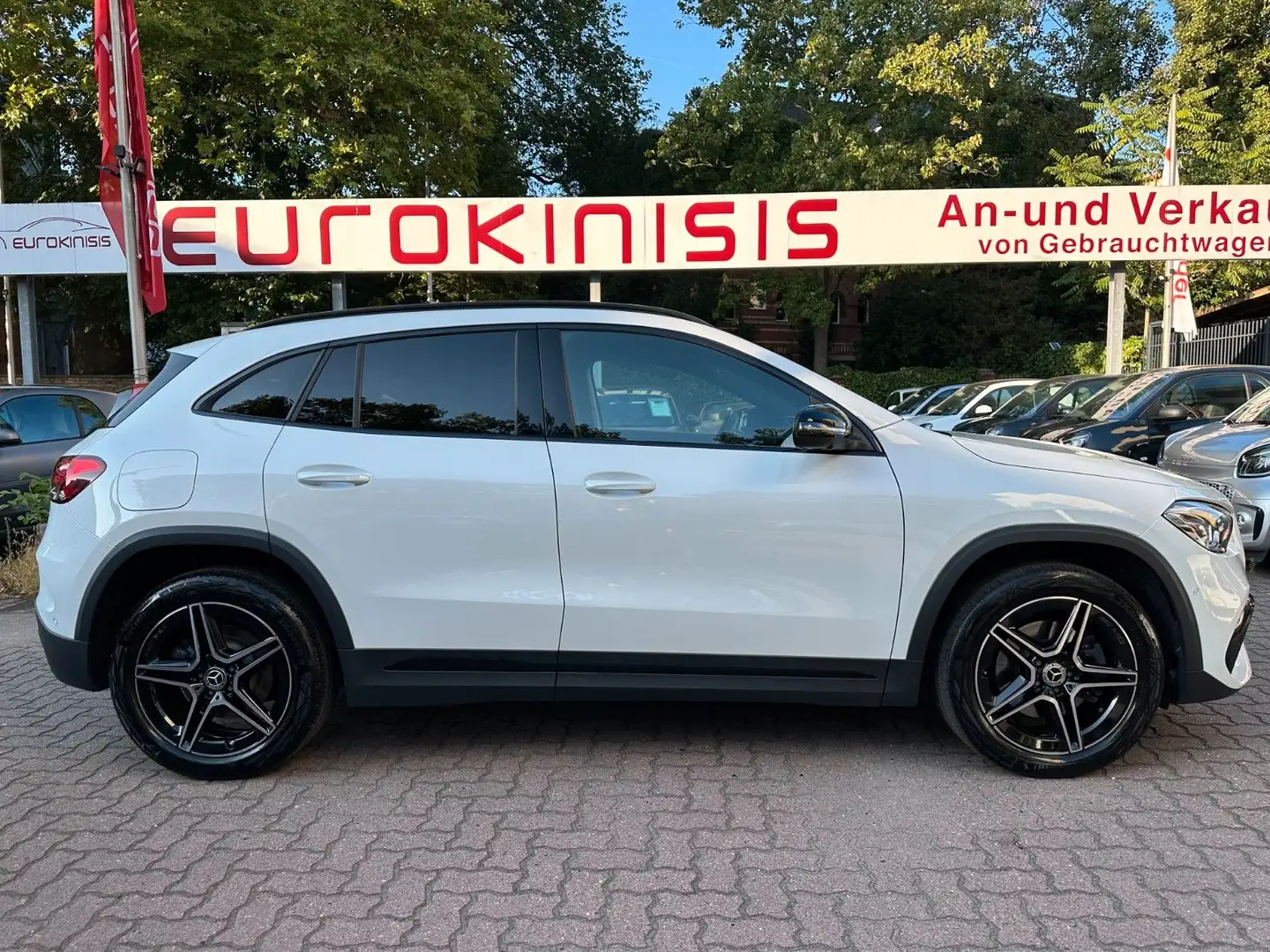 Mercedes-Benz GLA 250 e*AMG*LED*AHK*HuD*19"*BURM*MBUX*360°* Weiß - 1