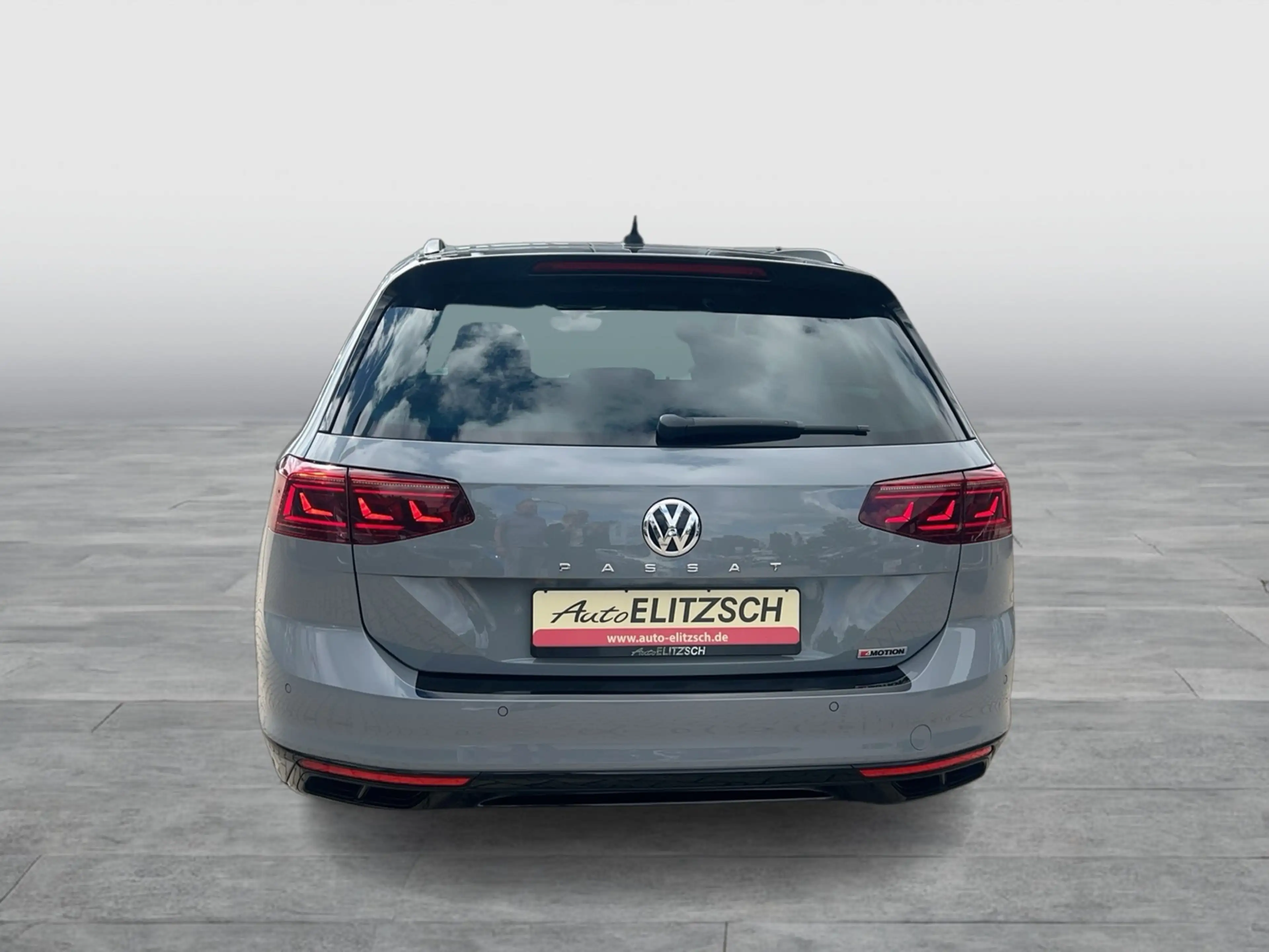Volkswagen Passat Variant TDI Elegance DSG 4M Matrix Navi AID Leder ACC R... — photo 4