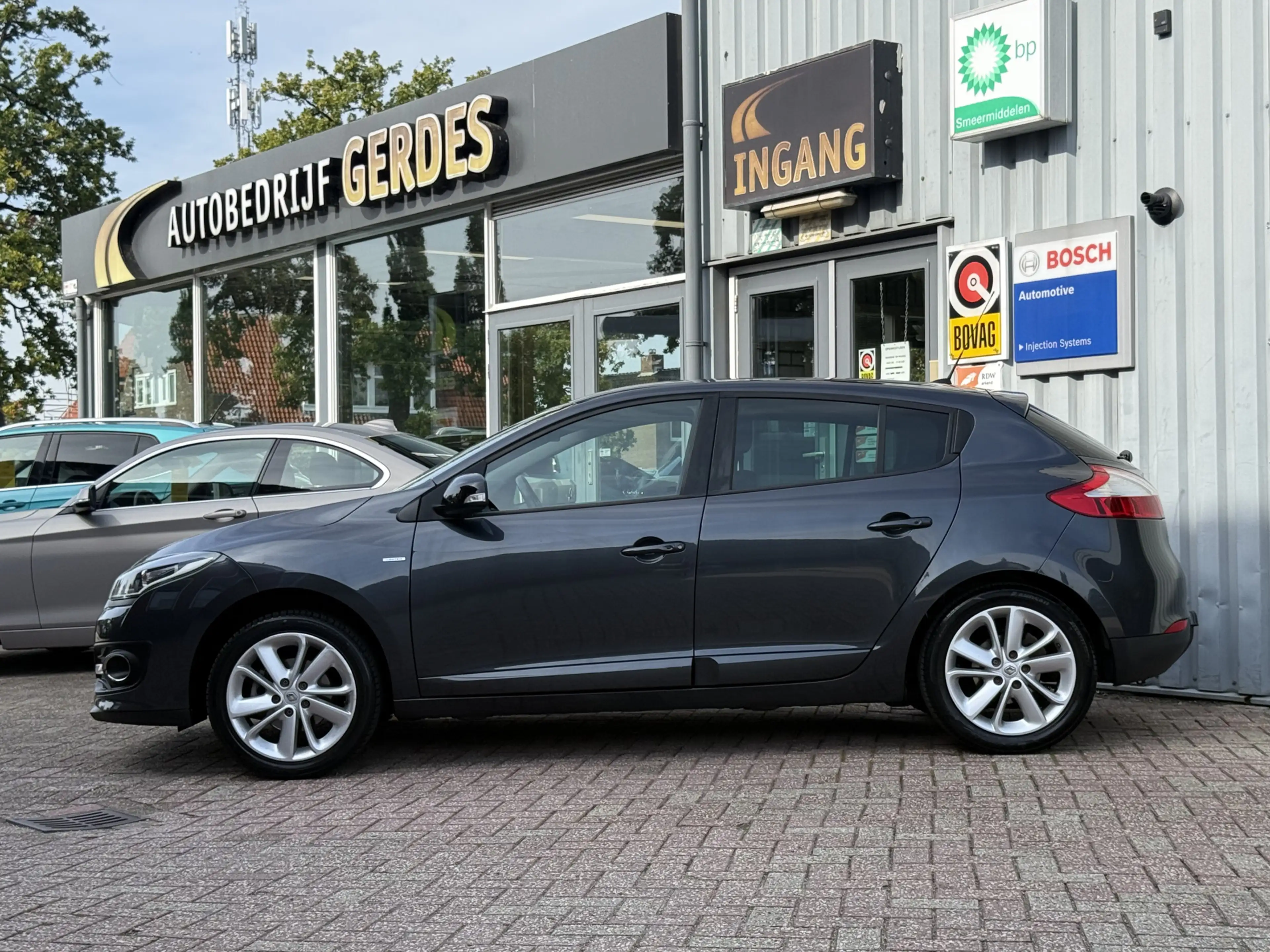 Renault Megane 1.2 TCe Limited | NAVI | TREKHAAK | CRUISE | CLIMA — photo 2