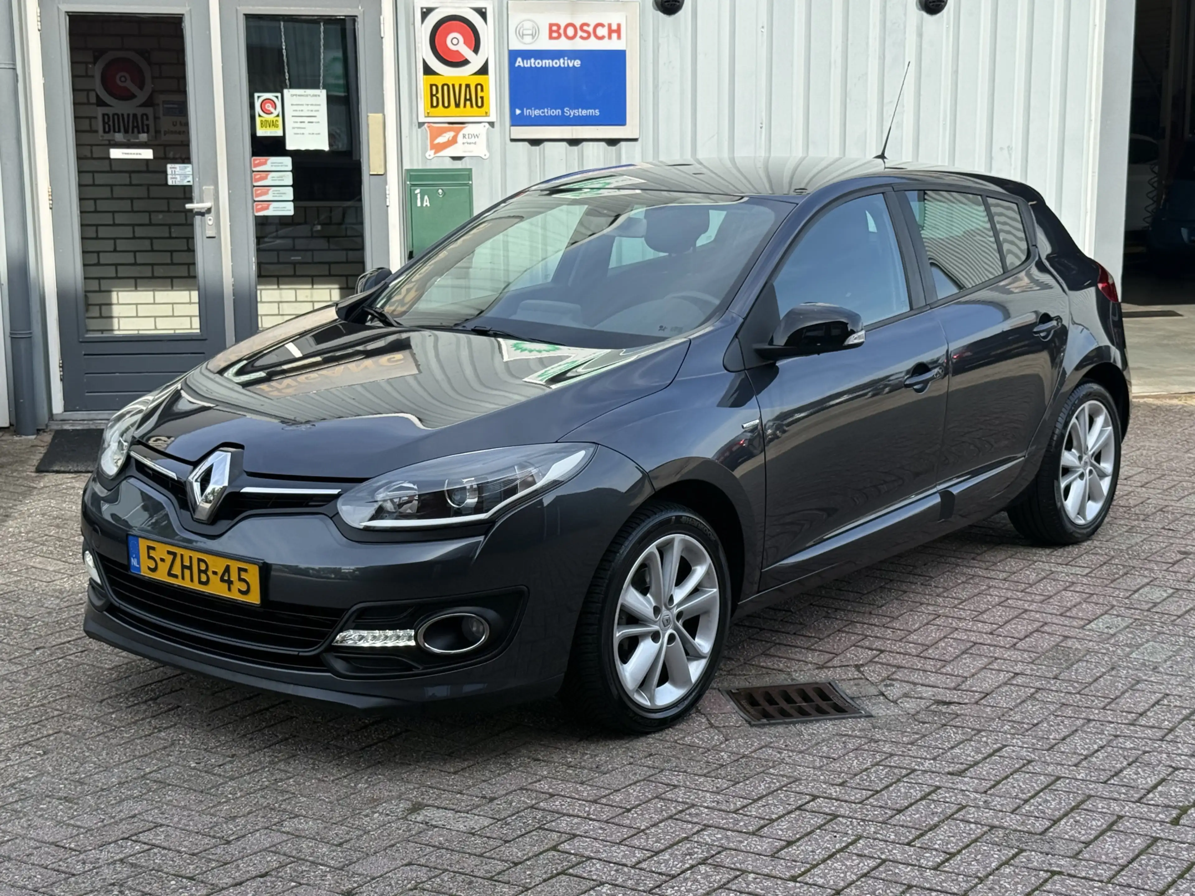 Renault Megane 1.2 TCe Limited | NAVI | TREKHAAK | CRUISE | CLIMA — photo 9