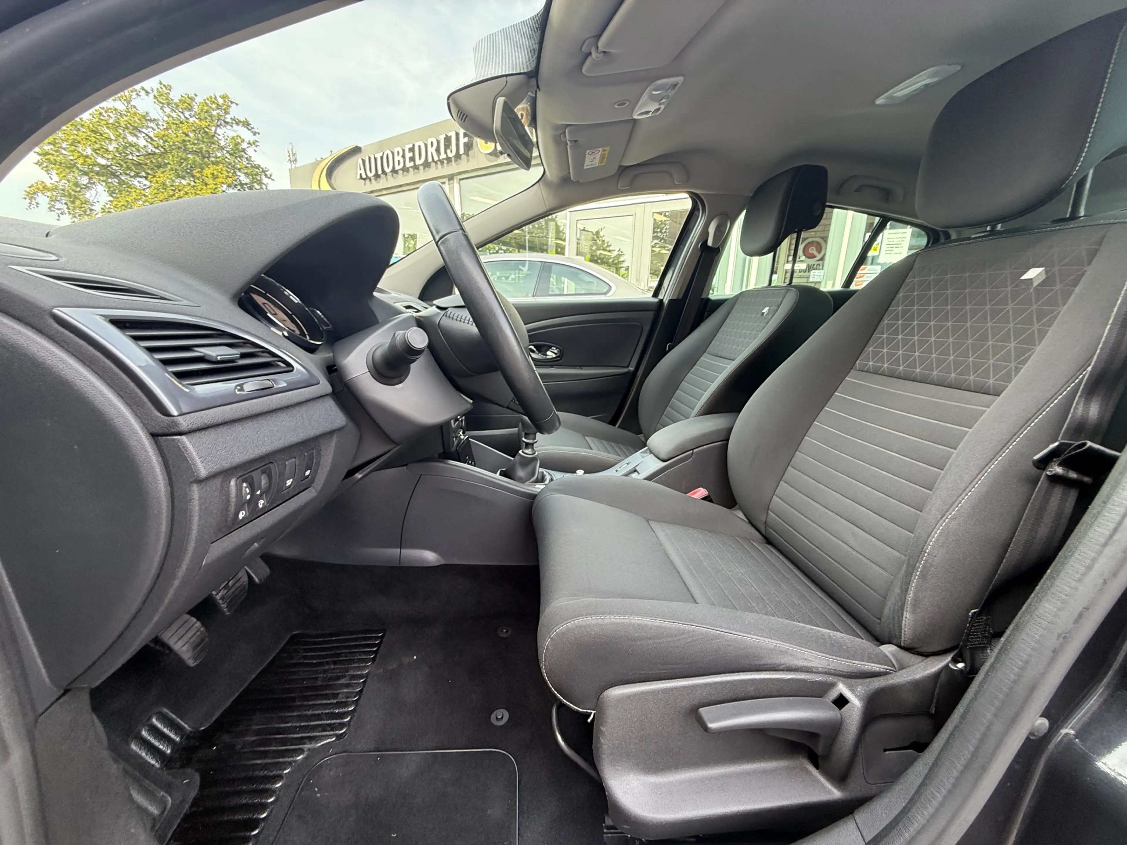 Renault Megane 1.2 TCe Limited | NAVI | TREKHAAK | CRUISE | CLIMA — photo 24