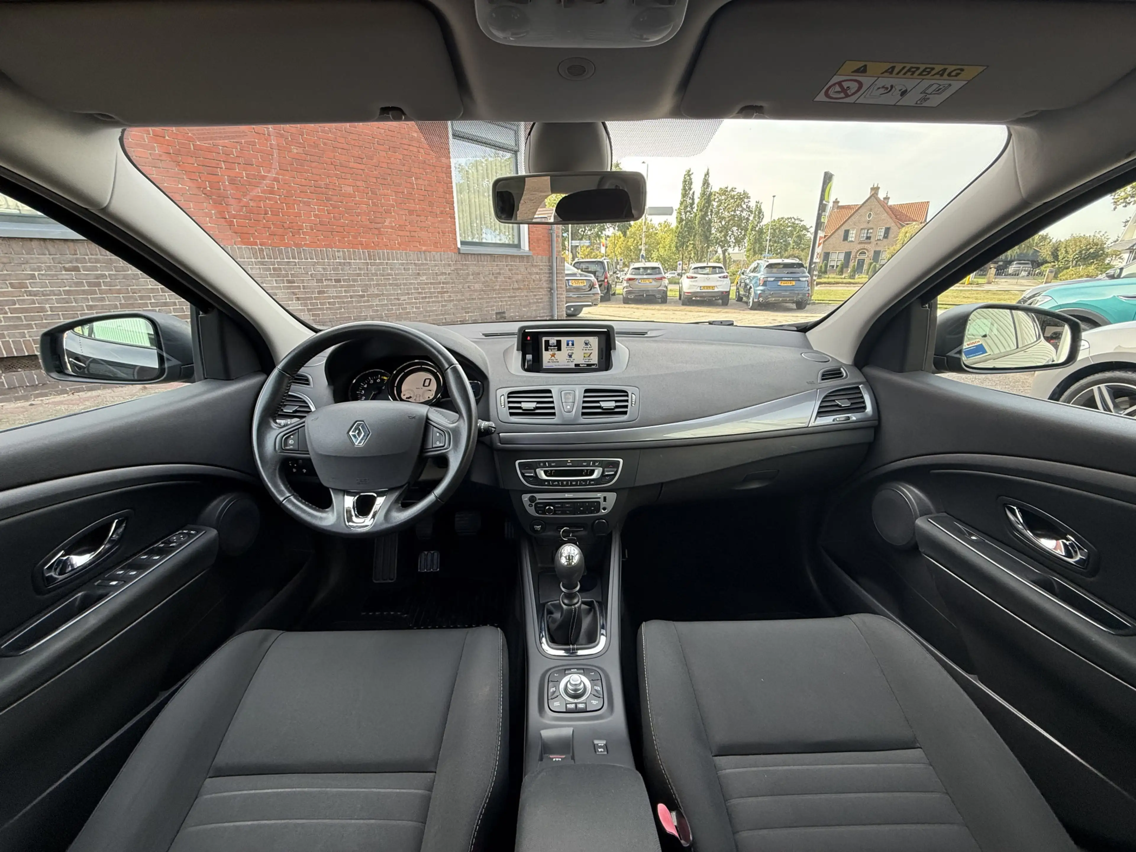 Renault Megane 1.2 TCe Limited | NAVI | TREKHAAK | CRUISE | CLIMA — photo 14