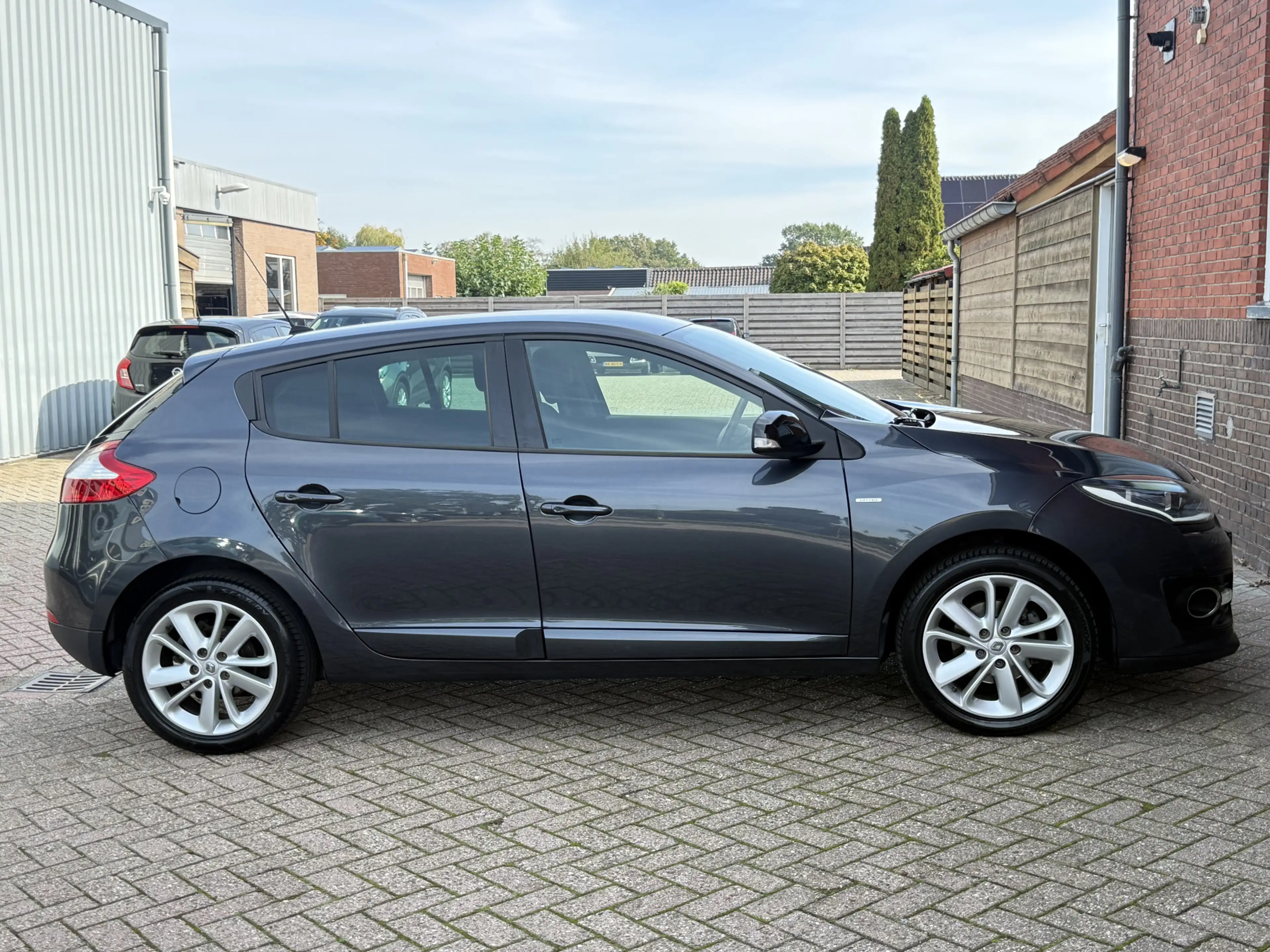 Renault Megane 1.2 TCe Limited | NAVI | TREKHAAK | CRUISE | CLIMA — photo 6