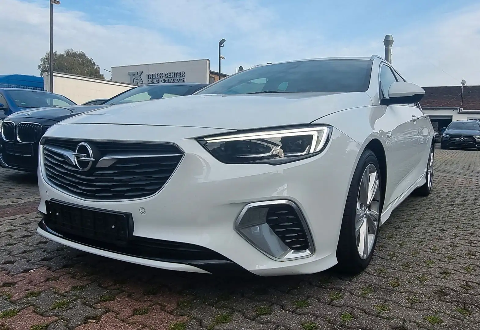 Opel Insignia B Sports Tourer GSi 4x4-1.HD-LEDER-LED- Weiß - 1