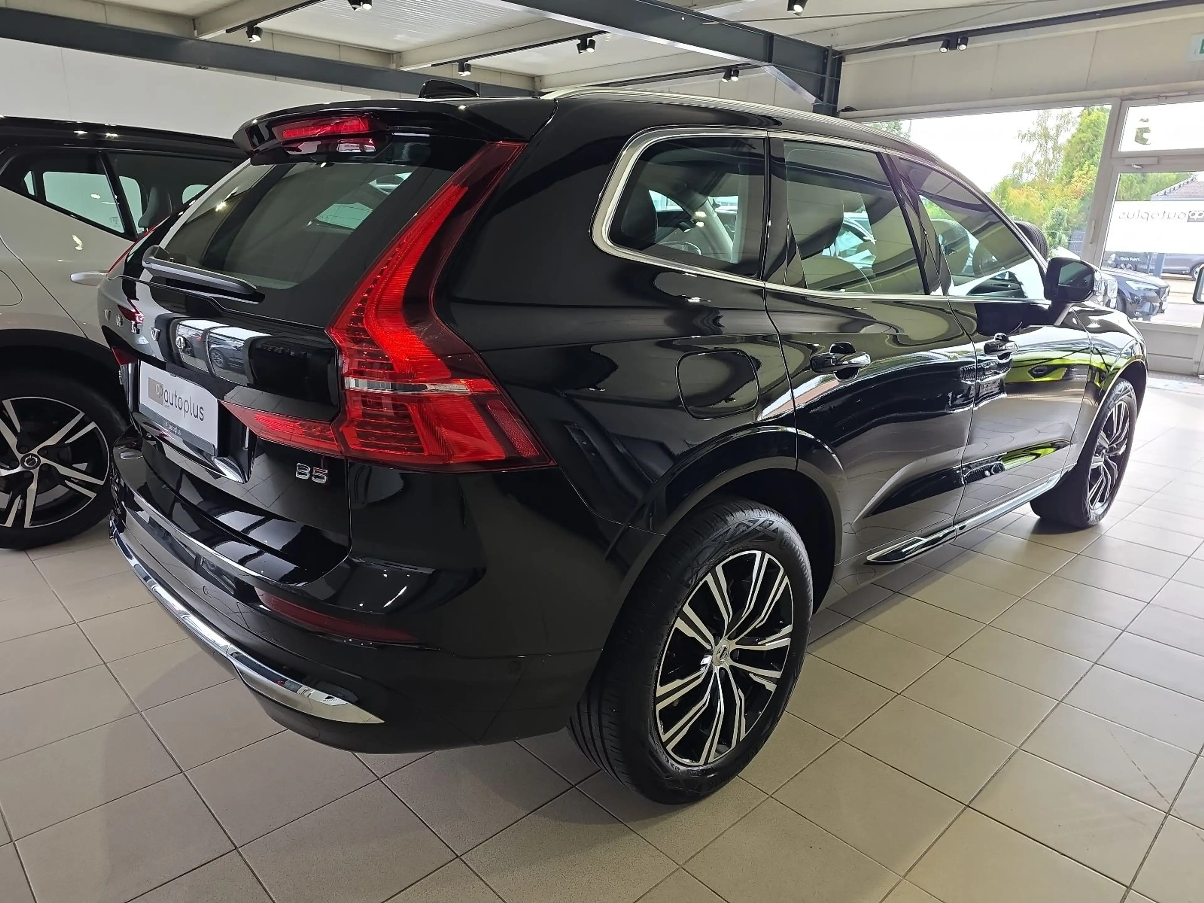 Volvo XC60 B5 Inscription ACC Sitzbelüftung Pano 360° — photo 6