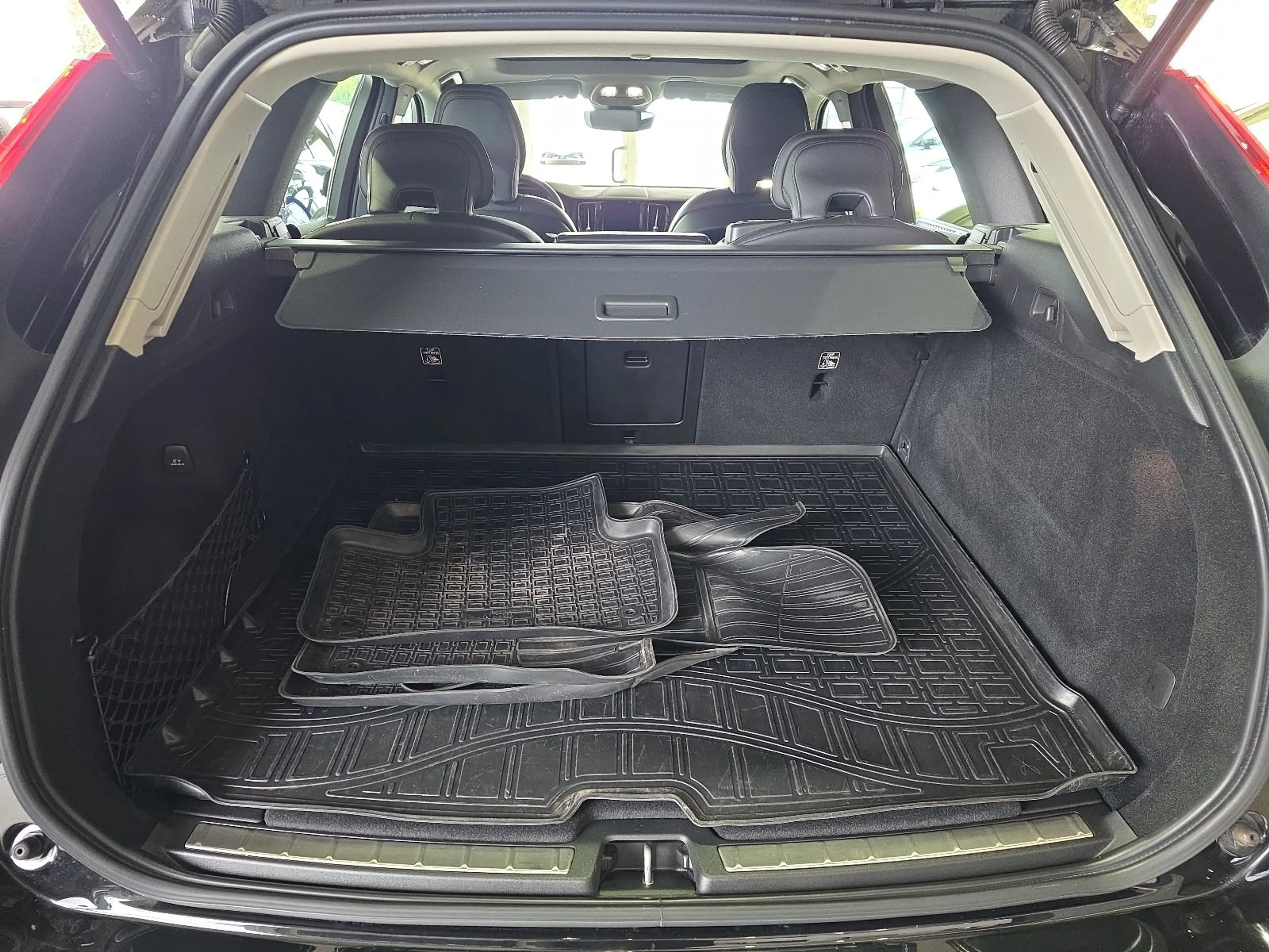 Volvo XC60 B5 Inscription ACC Sitzbelüftung Pano 360° — photo 14