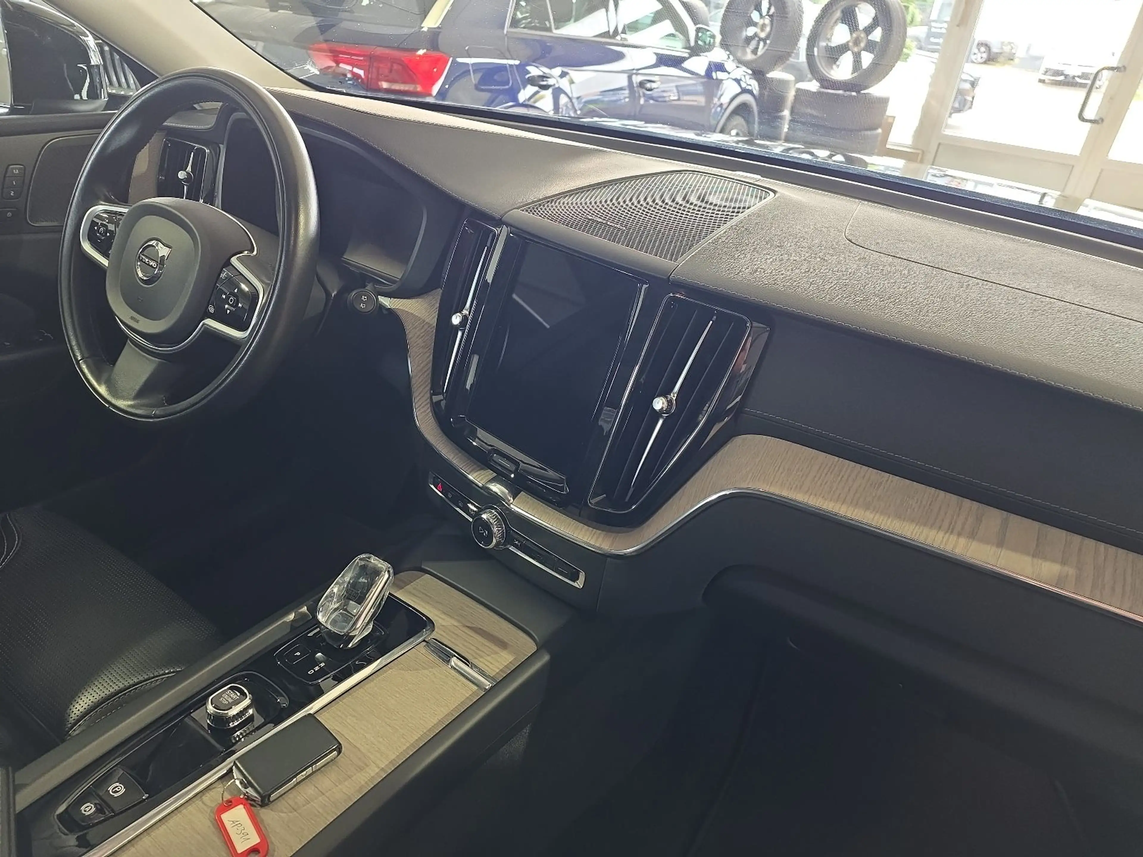 Volvo XC60 B5 Inscription ACC Sitzbelüftung Pano 360° — photo 12