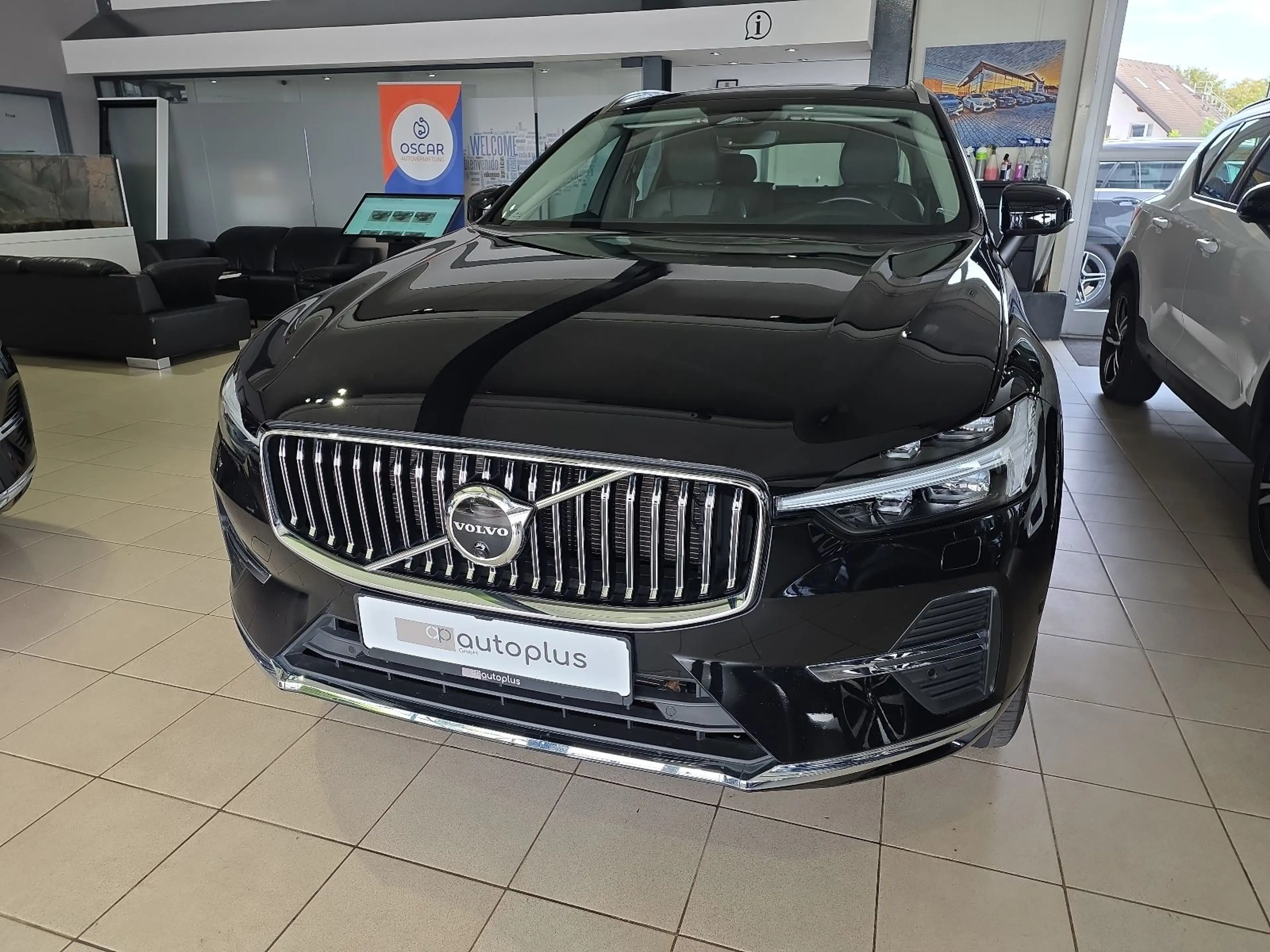 Volvo XC60 B5 Inscription ACC Sitzbelüftung Pano 360° — photo 2