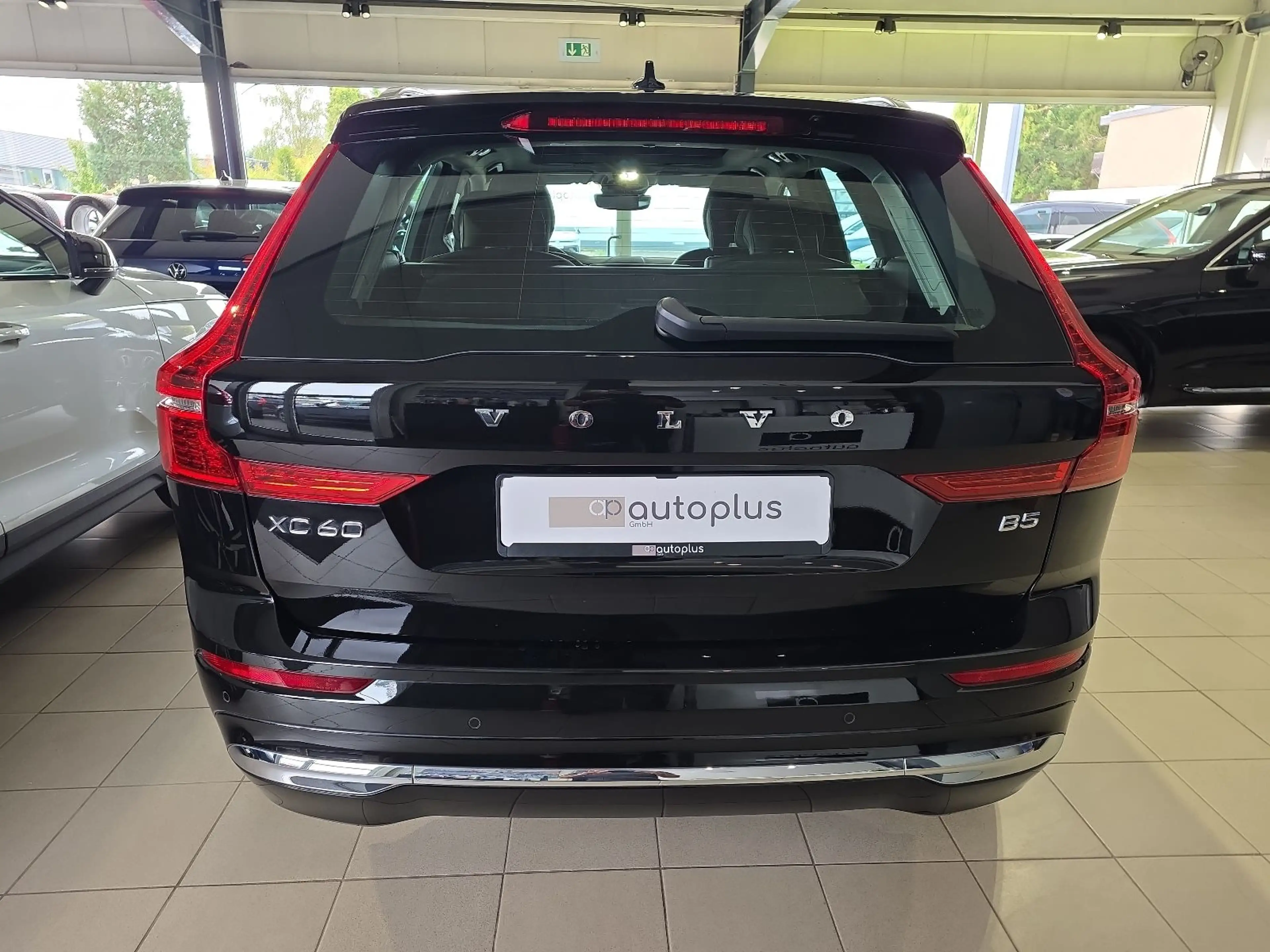 Volvo XC60 B5 Inscription ACC Sitzbelüftung Pano 360° — photo 8
