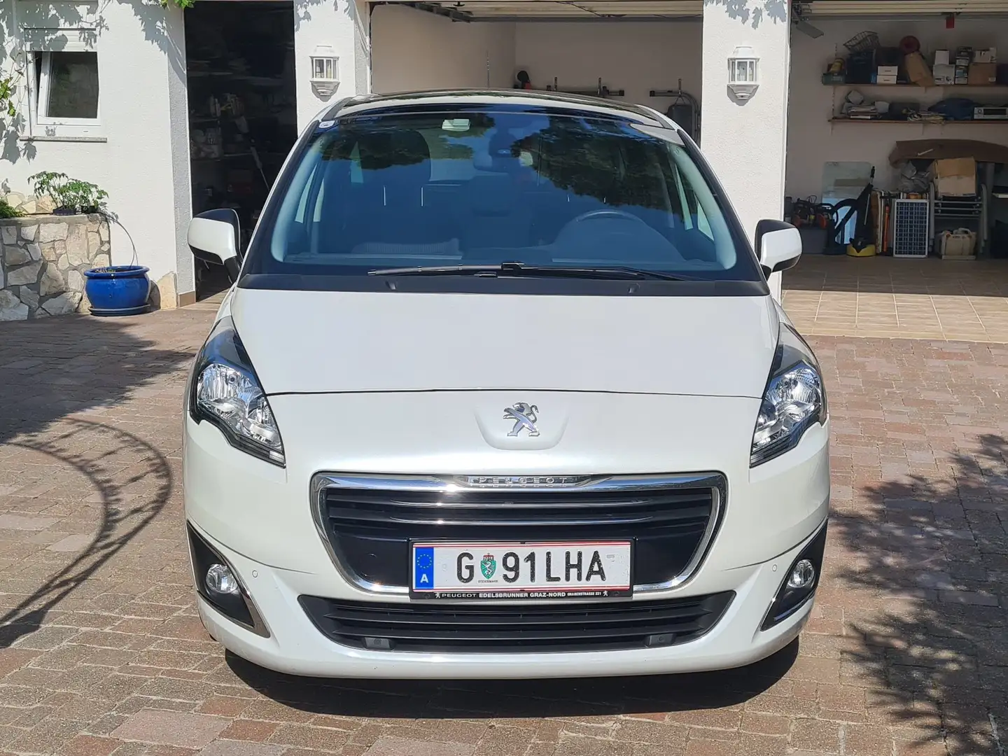 Peugeot 5008 1,6 BlueHDi 120 S Weiß - 1