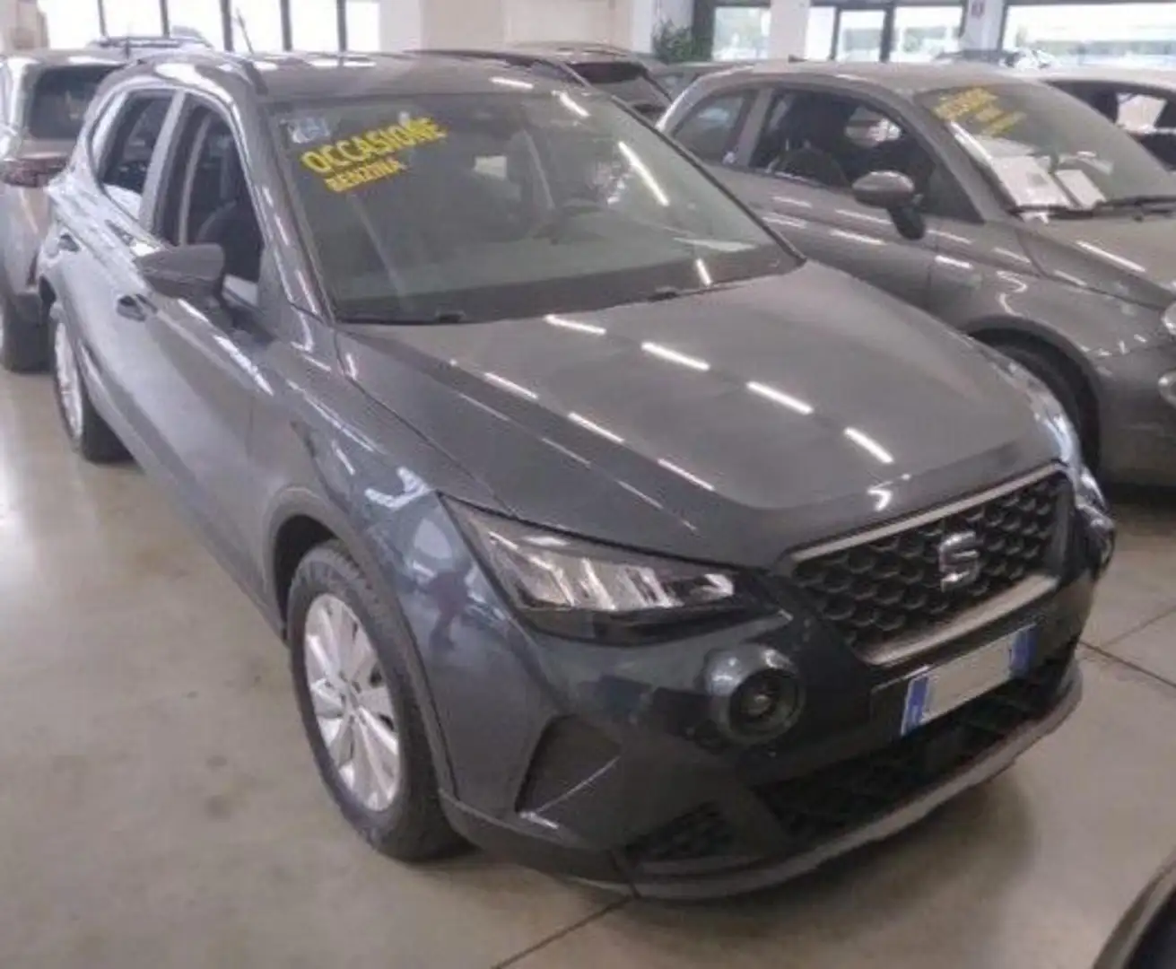 SEAT Arona 1.0 EcoTSI 110 CV Gris - 1
