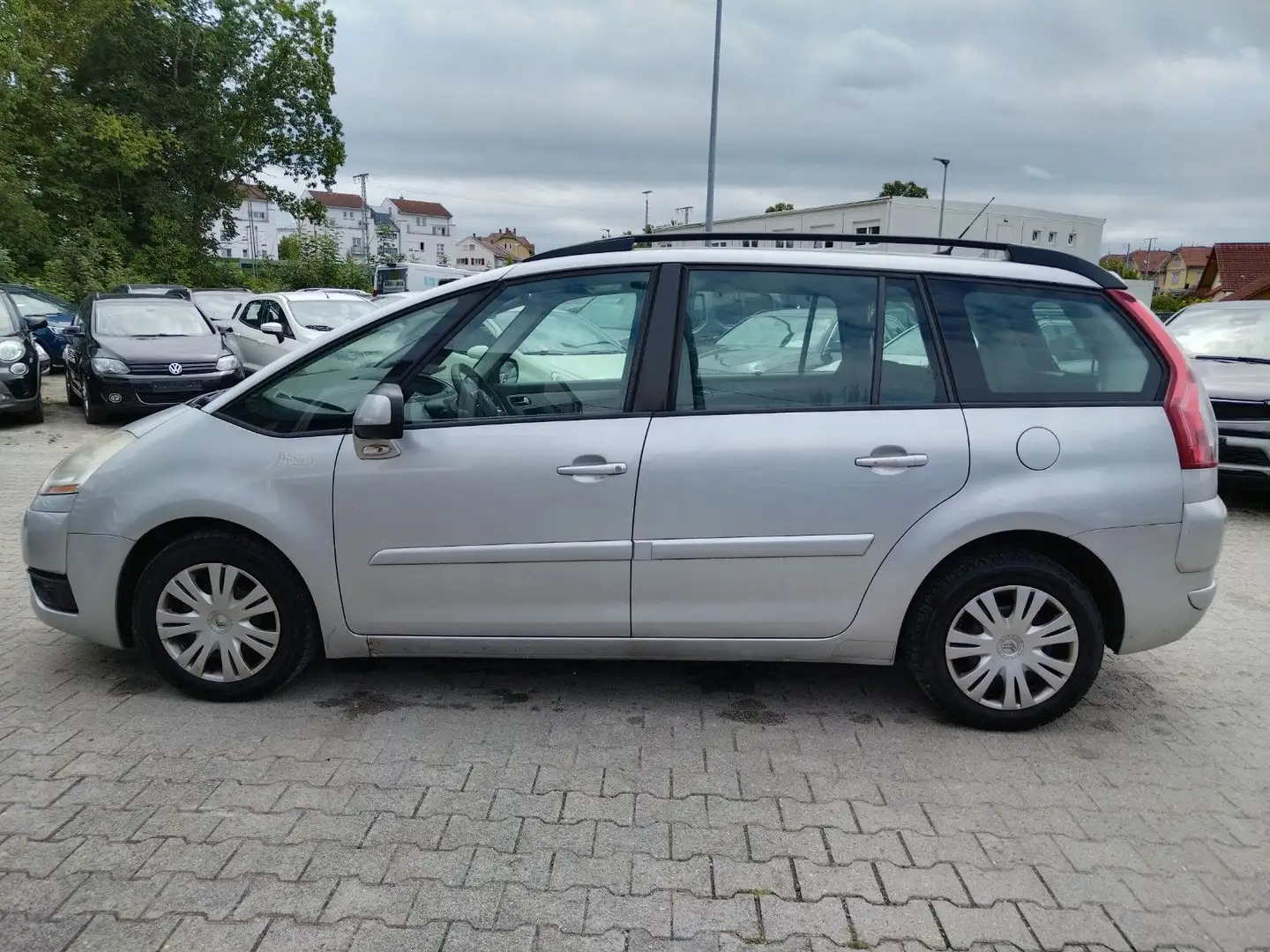 Citroen Grand C4 Picasso Tendance+7 SITZER+KLIMAAUTO+AHK Grau - 1