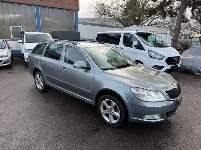 Skoda Octavia Combi Ambition 4X4*AHK*XENON