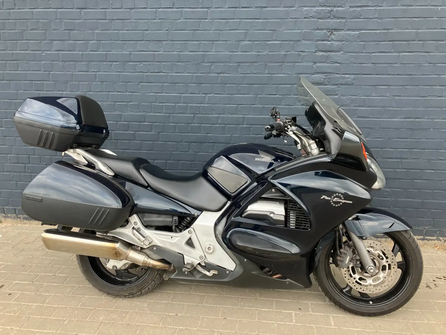 Honda Pan European ST1300 Modrá - 1