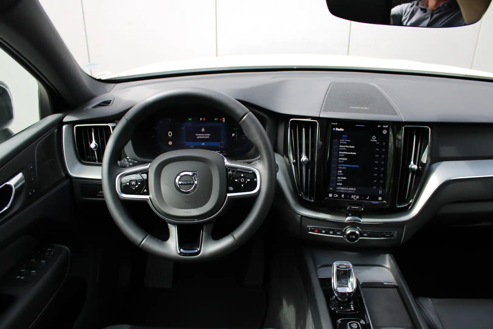 Volvo XC60 T6 Plug-in hybrid AWD Plus Dark | Trekhaak | Harma Blanco - 2