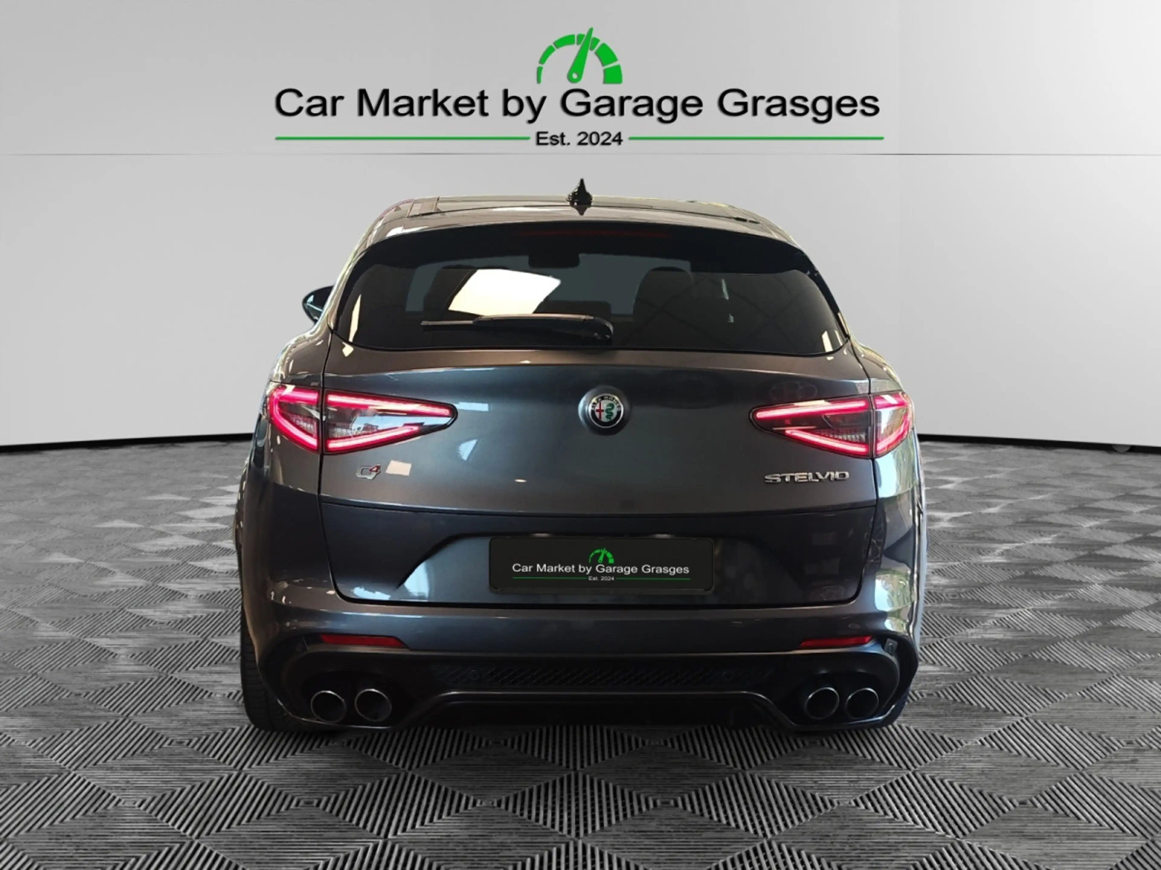 Alfa Romeo Stelvio Quadrifoglio V6 2.9 Bi-Turbo AT8-Q4 — photo 4