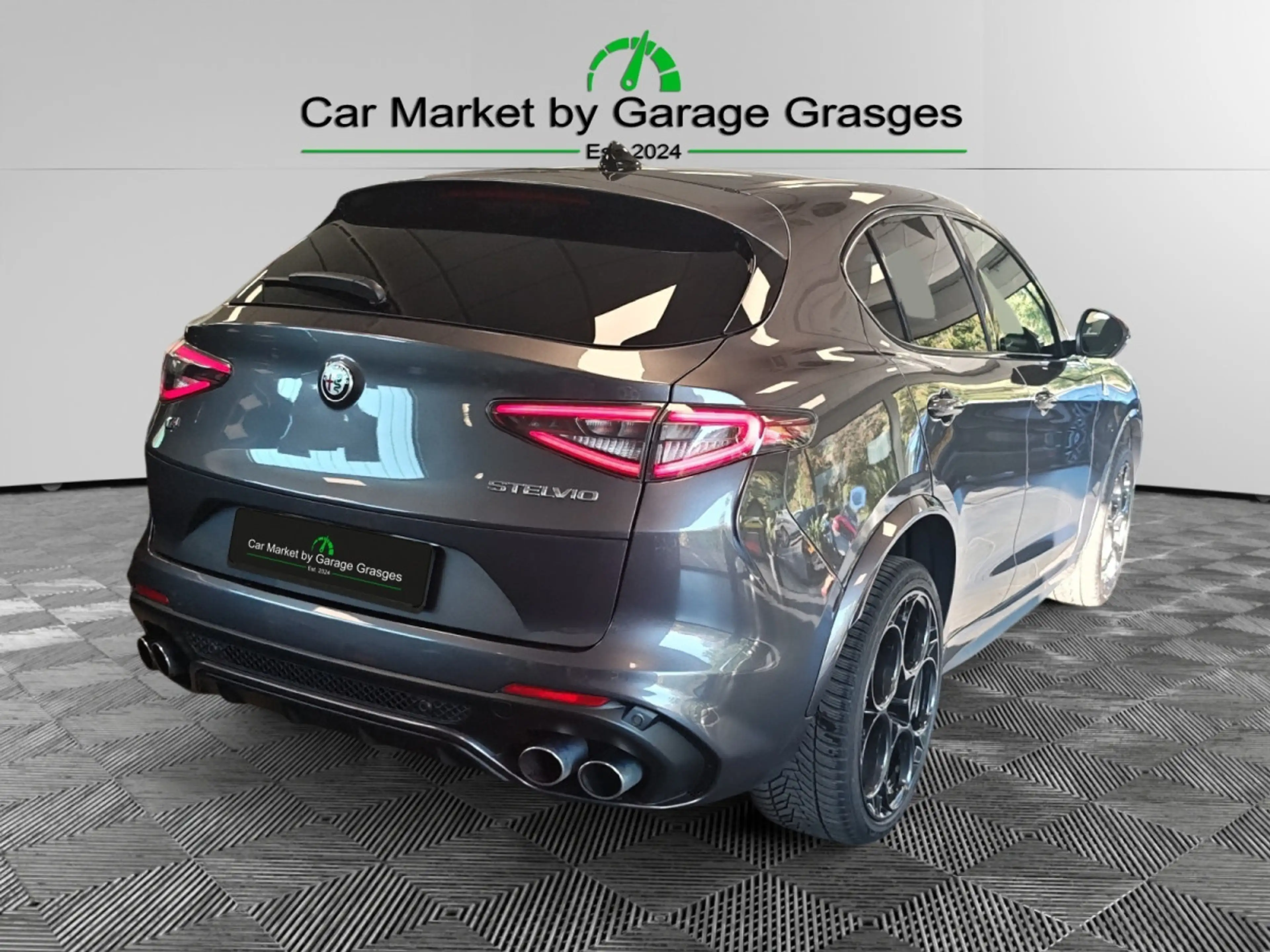 Alfa Romeo Stelvio Quadrifoglio V6 2.9 Bi-Turbo AT8-Q4 — photo 5