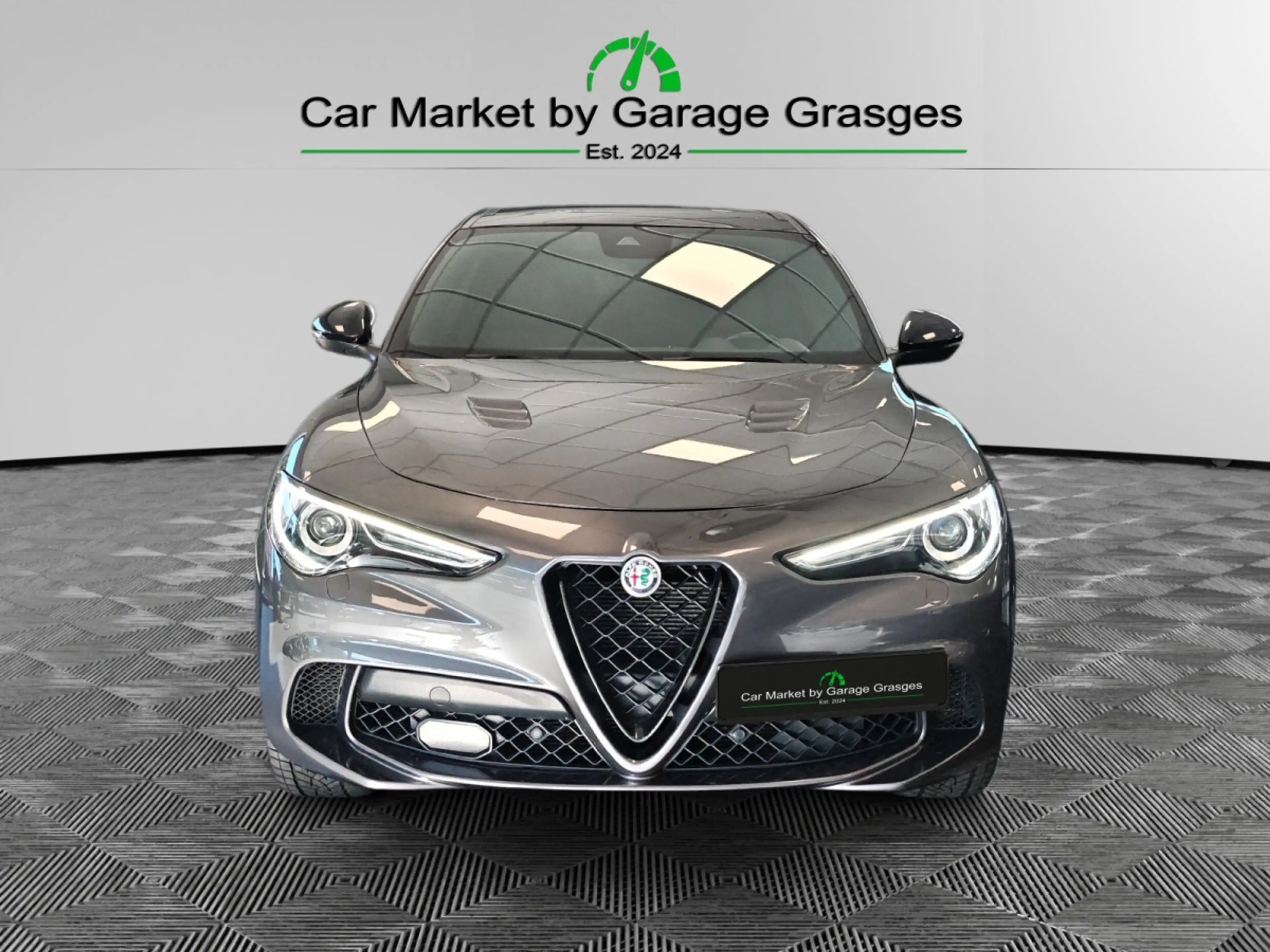 Alfa Romeo Stelvio Quadrifoglio V6 2.9 Bi-Turbo AT8-Q4 — photo 8