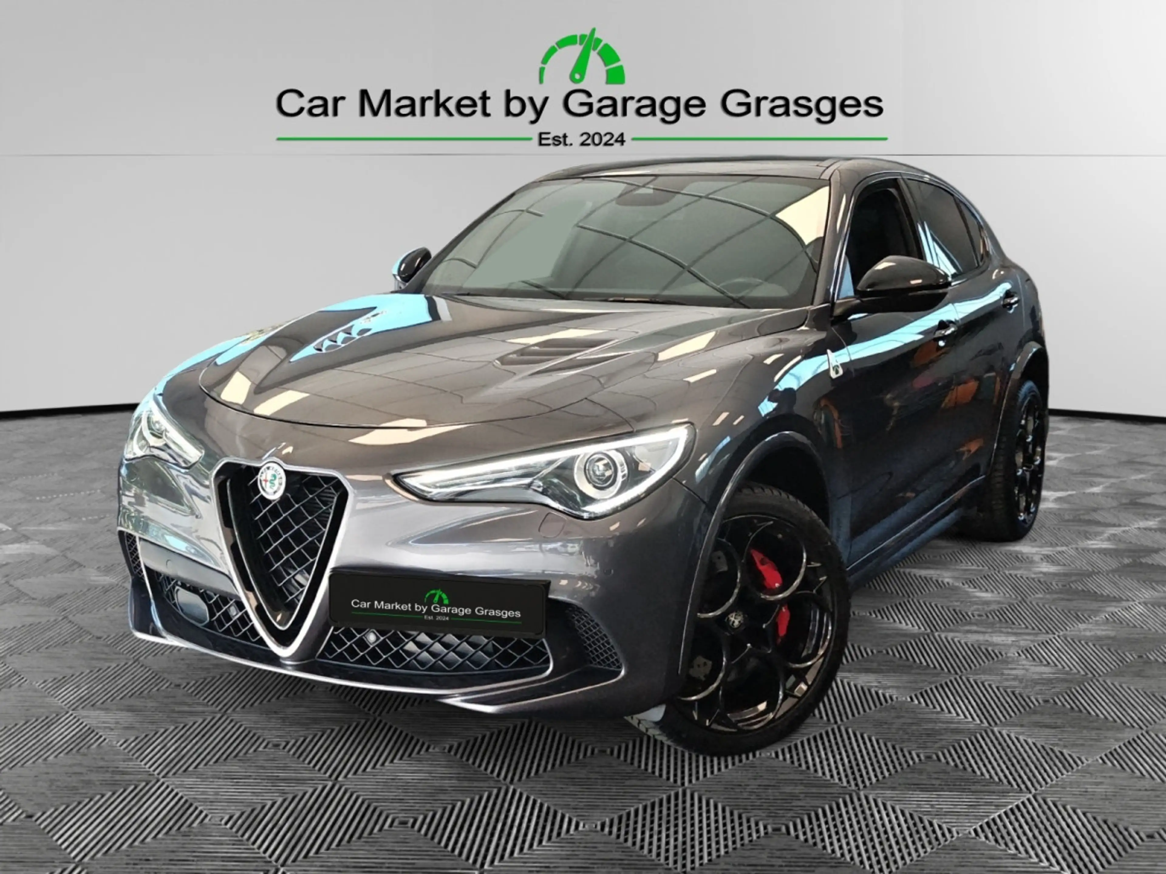 Alfa Romeo Stelvio Quadrifoglio V6 2.9 Bi-Turbo AT8-Q4