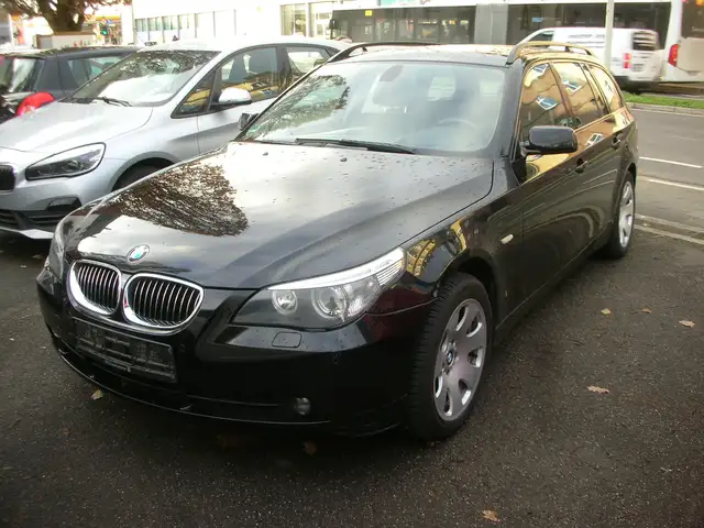 BMW 530 530i xDrive touring *Leder schwarz *Glasdach