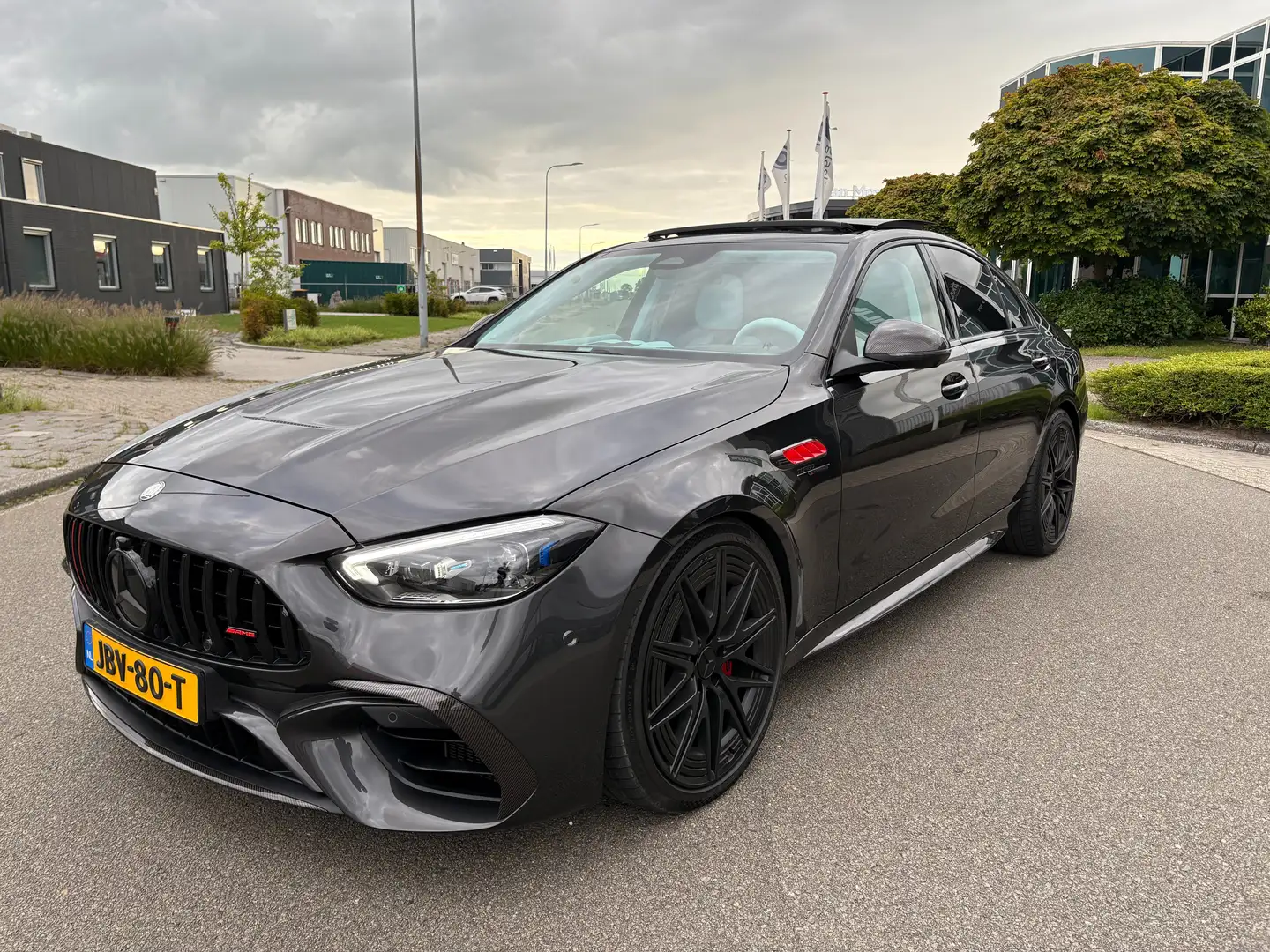 Mercedes-Benz C 63 AMG AMG 63S E Performance 680 pk Designo Grijs - 1