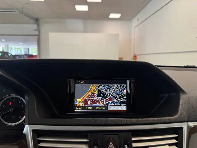 Mercedes-Benz 250 view 14