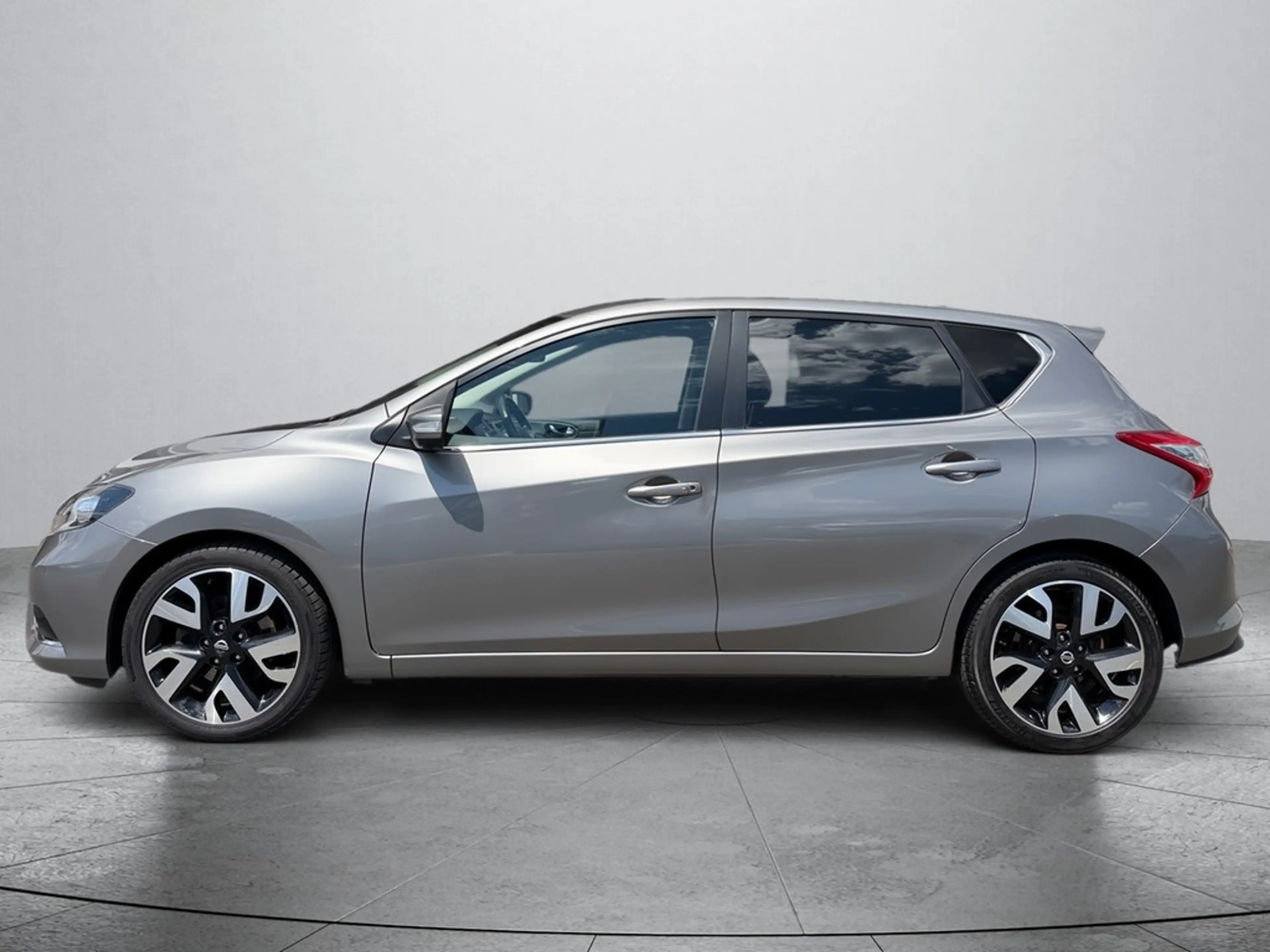 Nissan Pulsar — photo 4