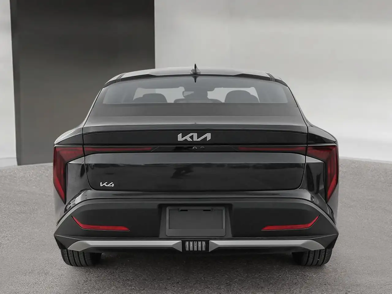 Kia K4 снимка Kia K4
