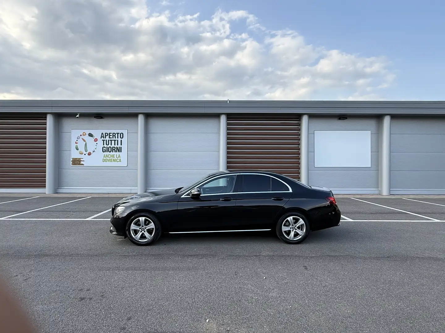 Mercedes-Benz E 200 d 9G-TRONIC Exclusive - 1