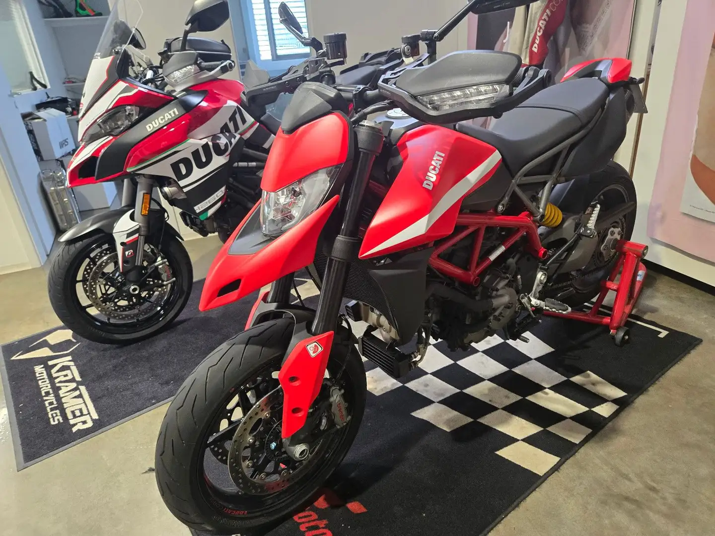 Ducati Hypermotard 950 Rot - 1