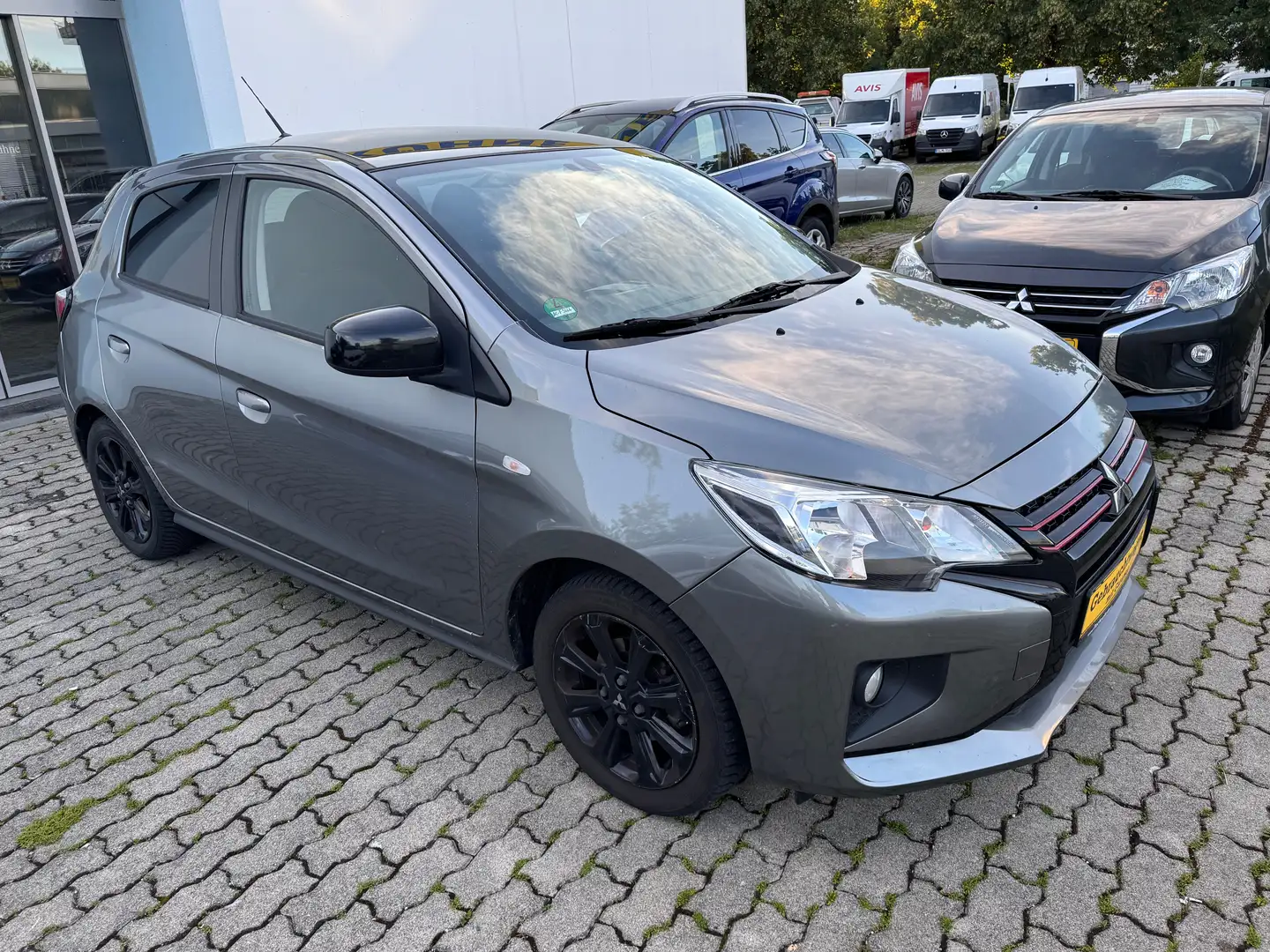 Mitsubishi Space Star 1,2i Spirit+ Black,TEMPOMAT,NAVI Touch,Sitzheizung Gri - 1