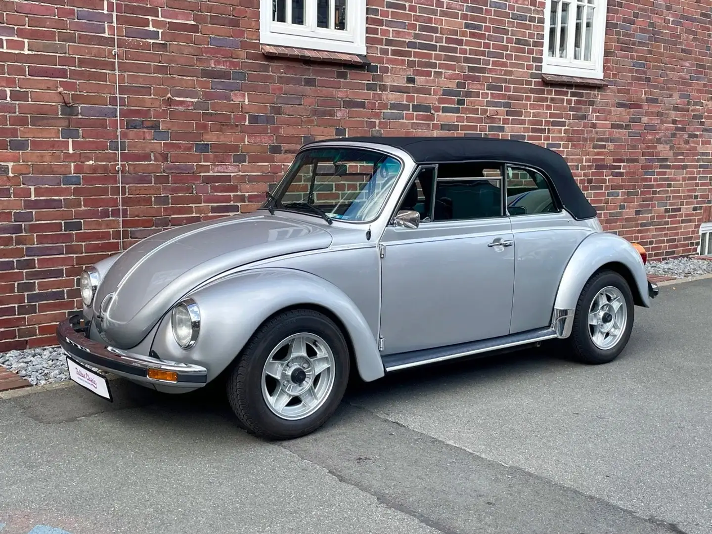 Volkswagen Käfer 1303 Cabrio *** sehr schöner Zustand Zilver - 1
