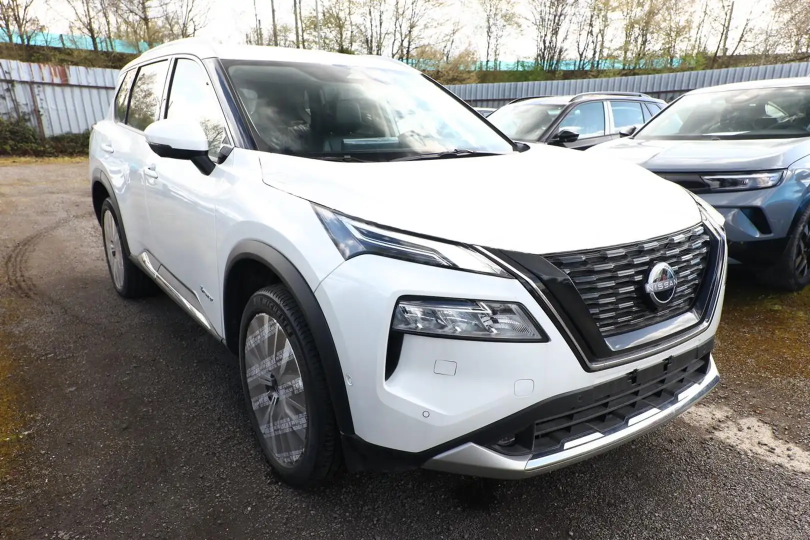 Nissan X-Trail Tekna+ e-4ORCE Pano Bose Nappa 20LM SHZ 157 kW ... Weiß - 2