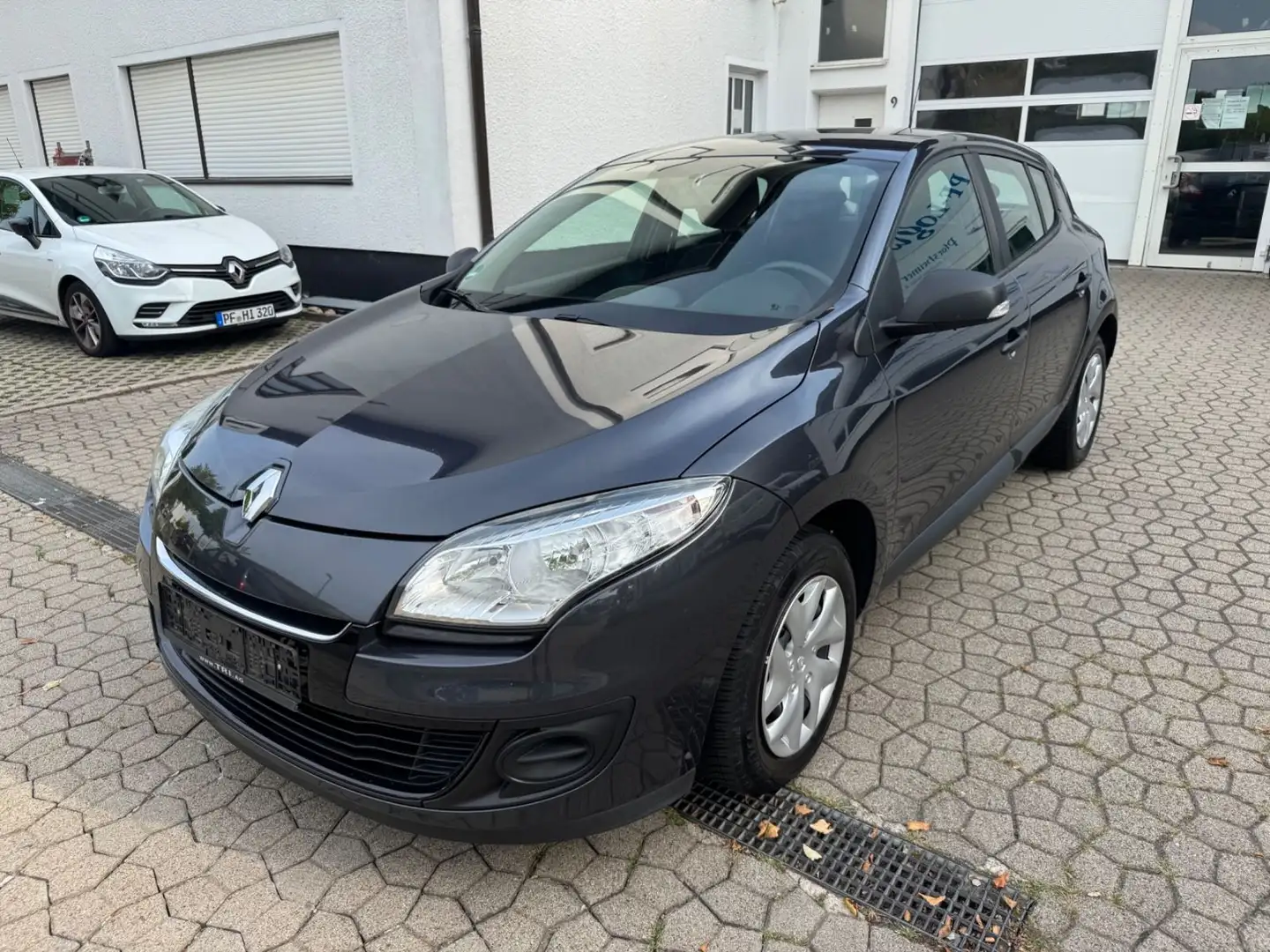 Renault Megane III Lim. 5-trg. Je t'aime - 2