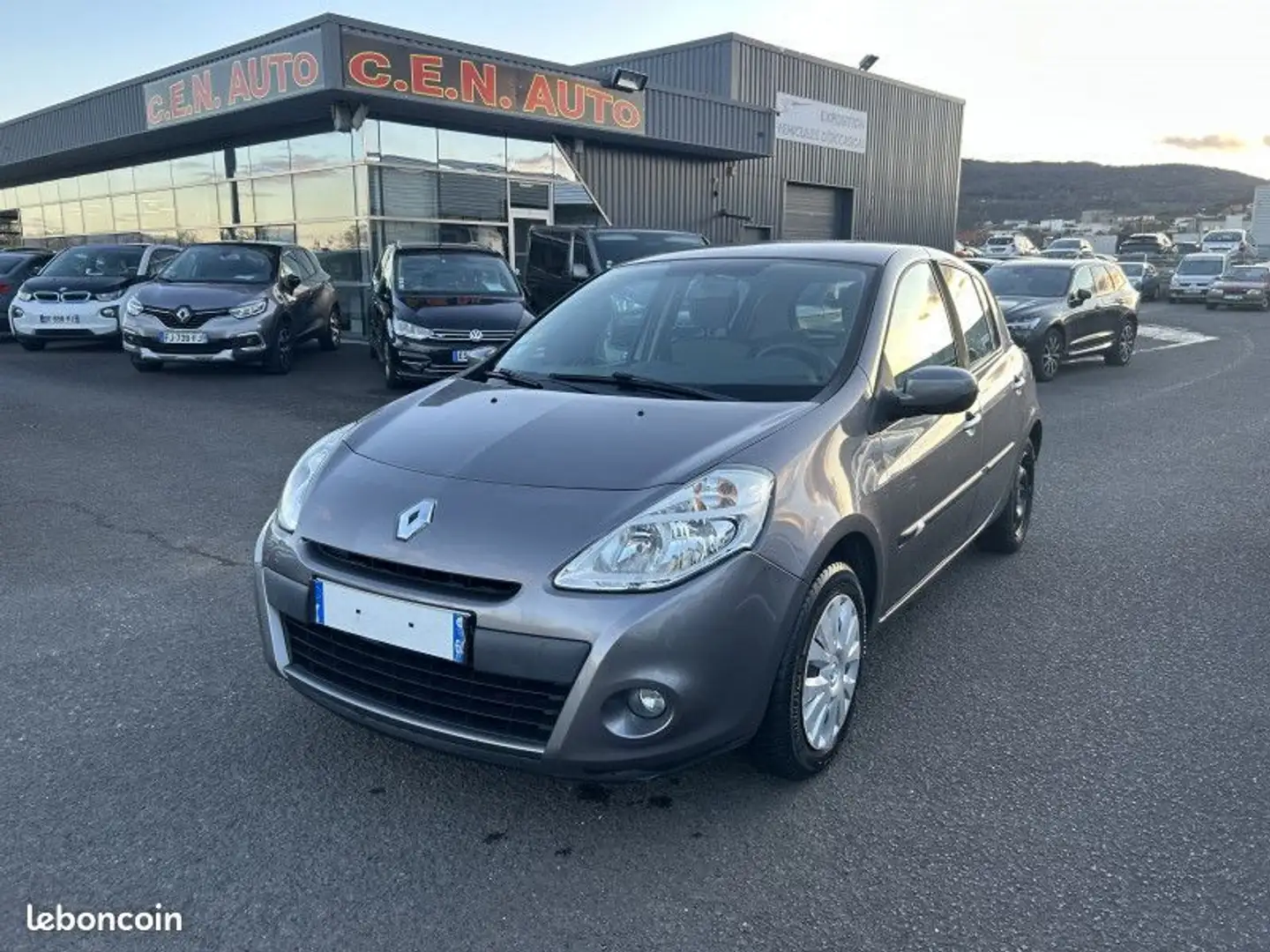 Renault Clio III 1.5 DCI 85CH EXPRESSION 5P Gris - 1