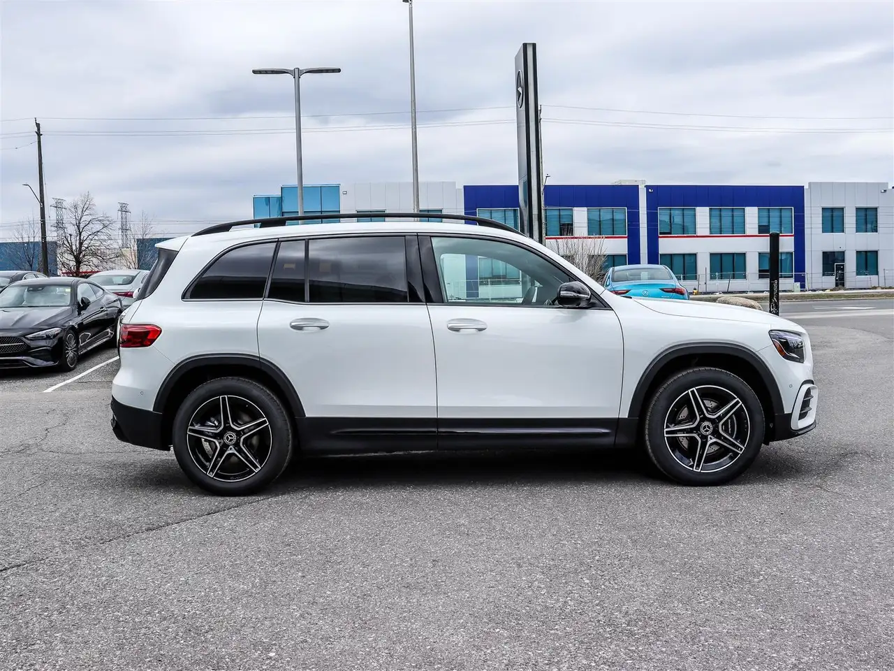 Mercedes-Benz GLB снимка Mercedes-Benz GLB