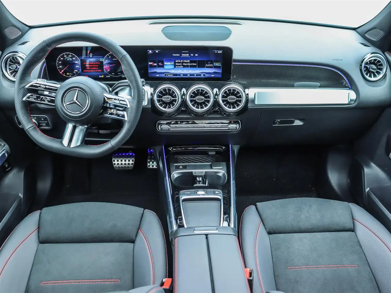 Mercedes-Benz GLB снимка Mercedes-Benz GLB