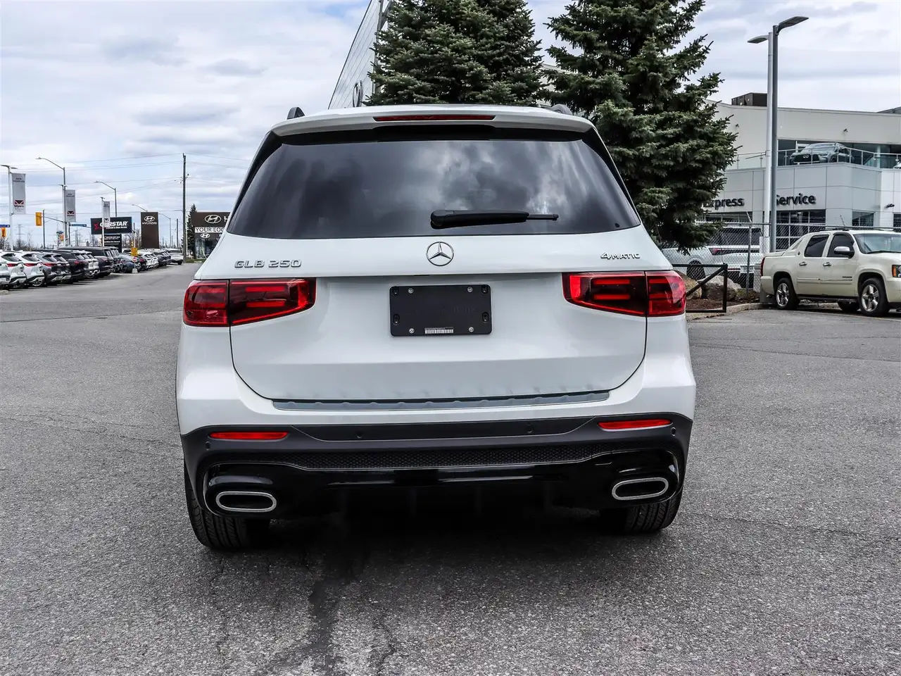 Mercedes-Benz GLB снимка Mercedes-Benz GLB