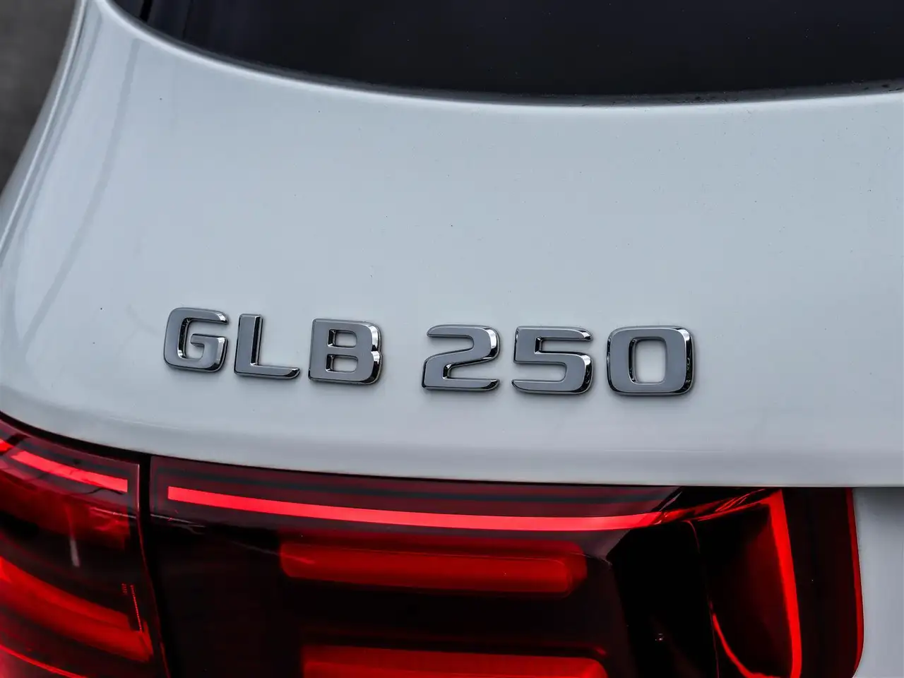 Mercedes-Benz GLB снимка Mercedes-Benz GLB
