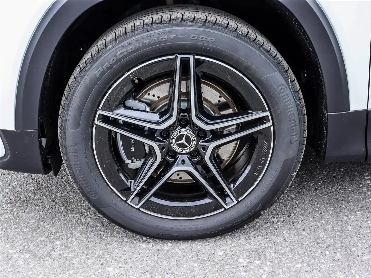 Mercedes-Benz GLB снимка Mercedes-Benz GLB