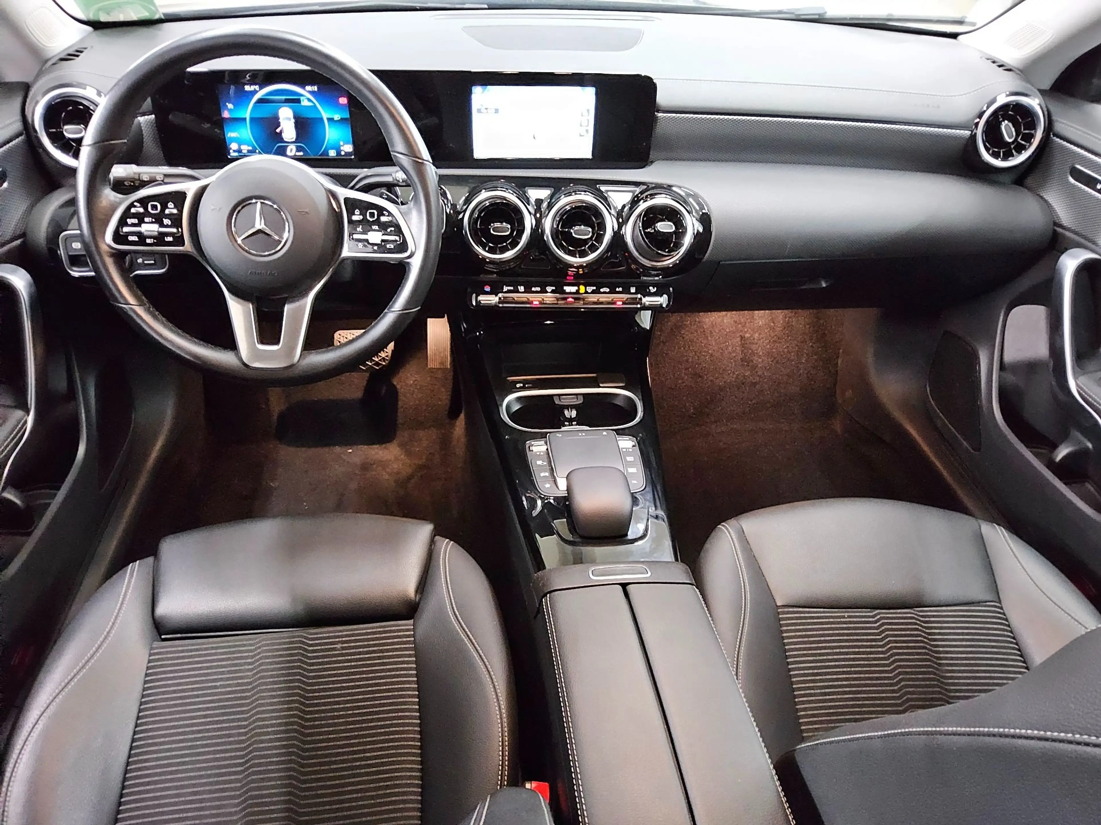 Mercedes-Benz CLA 220 SB d 4M Progressive Leder Navi LED AHK — photo 5
