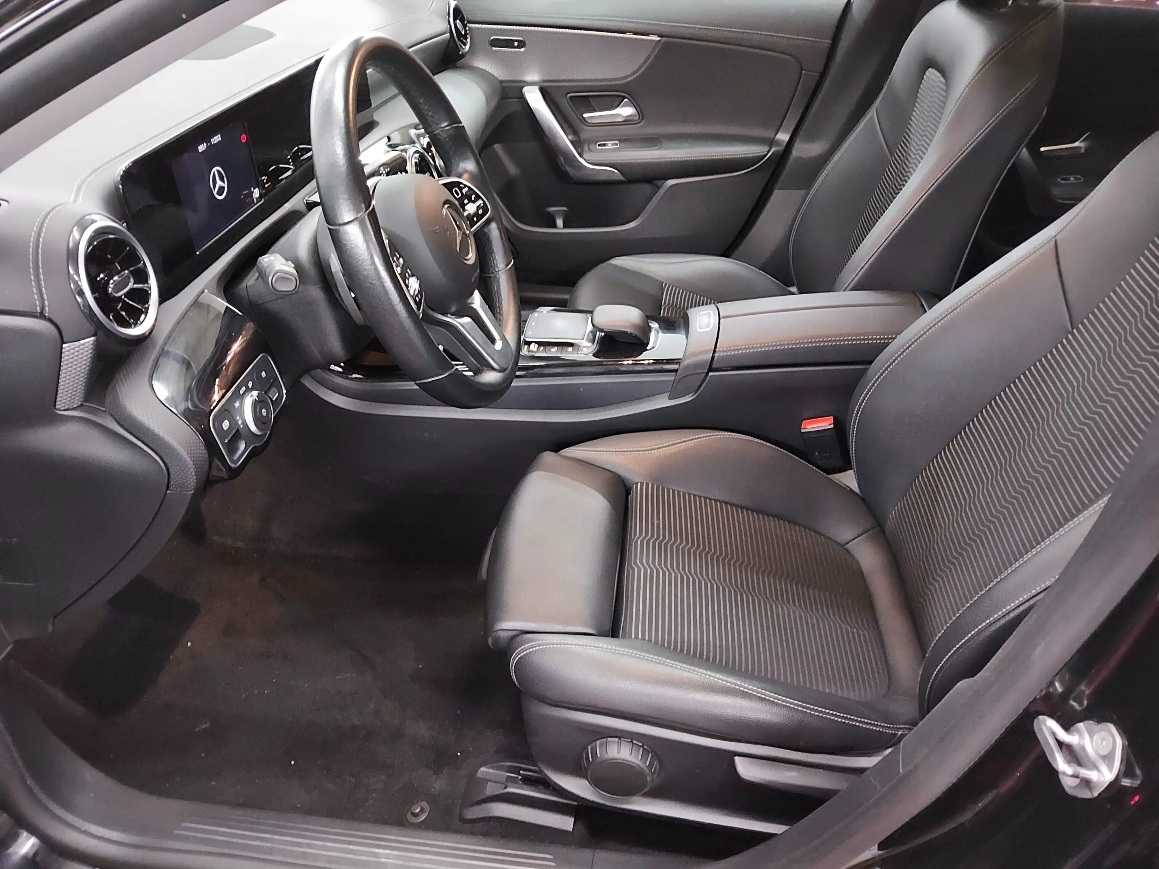 Mercedes-Benz CLA 220 SB d 4M Progressive Leder Navi LED AHK — photo 9