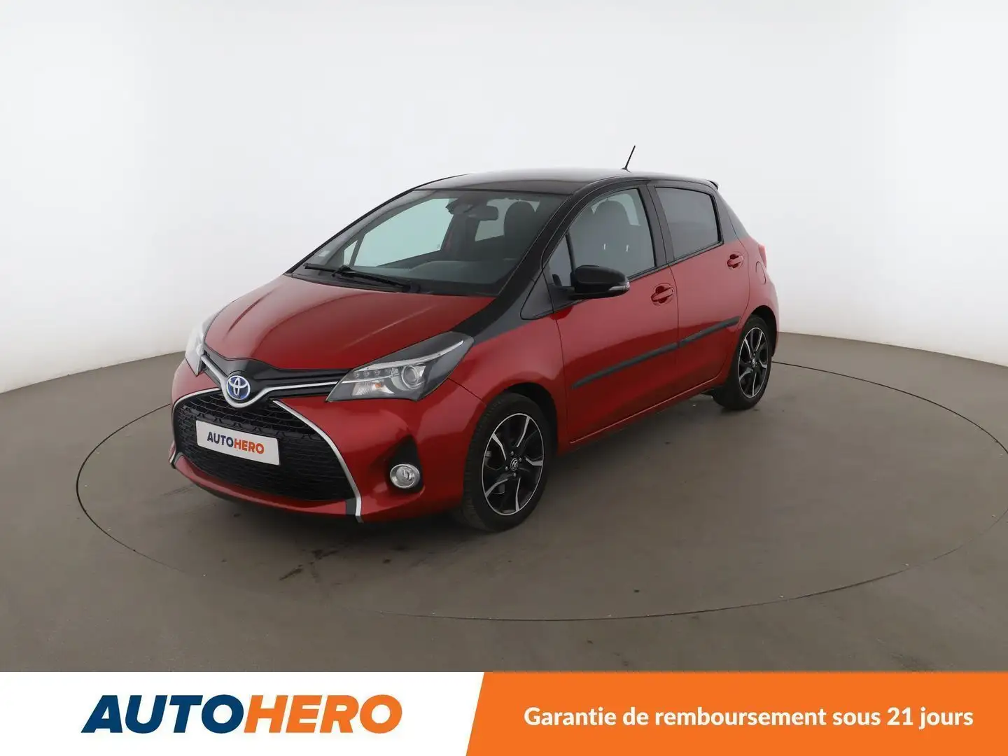 Toyota Yaris 1.5 Hybrid Collection Rouge - 1
