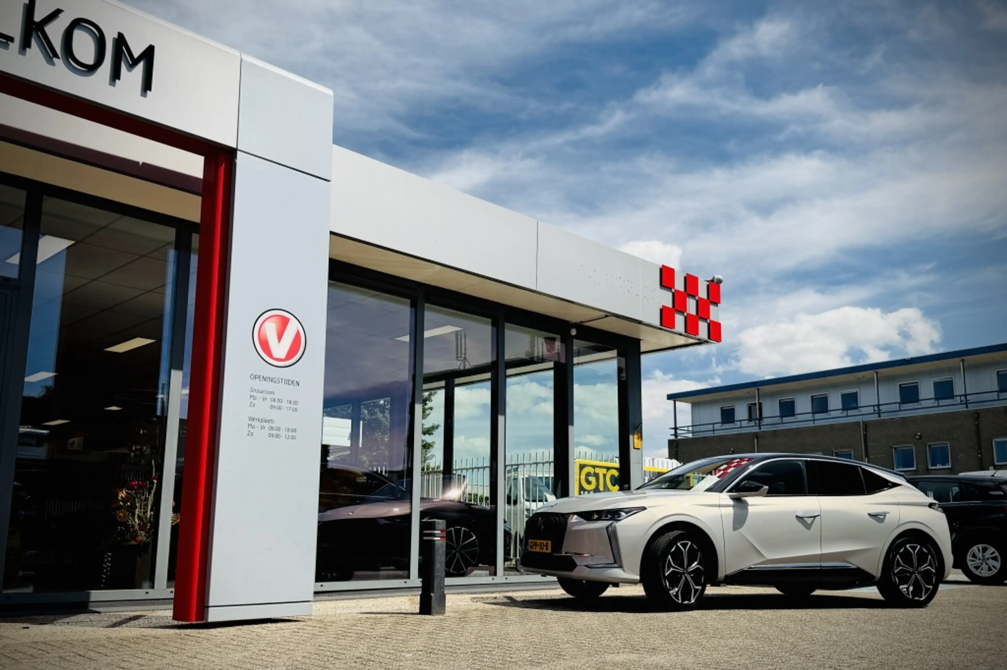 DS Automobiles DS 4 1.2 Rivoli / LEDER / CAMERA / ADAPTIEVE CRUISE — photo 5