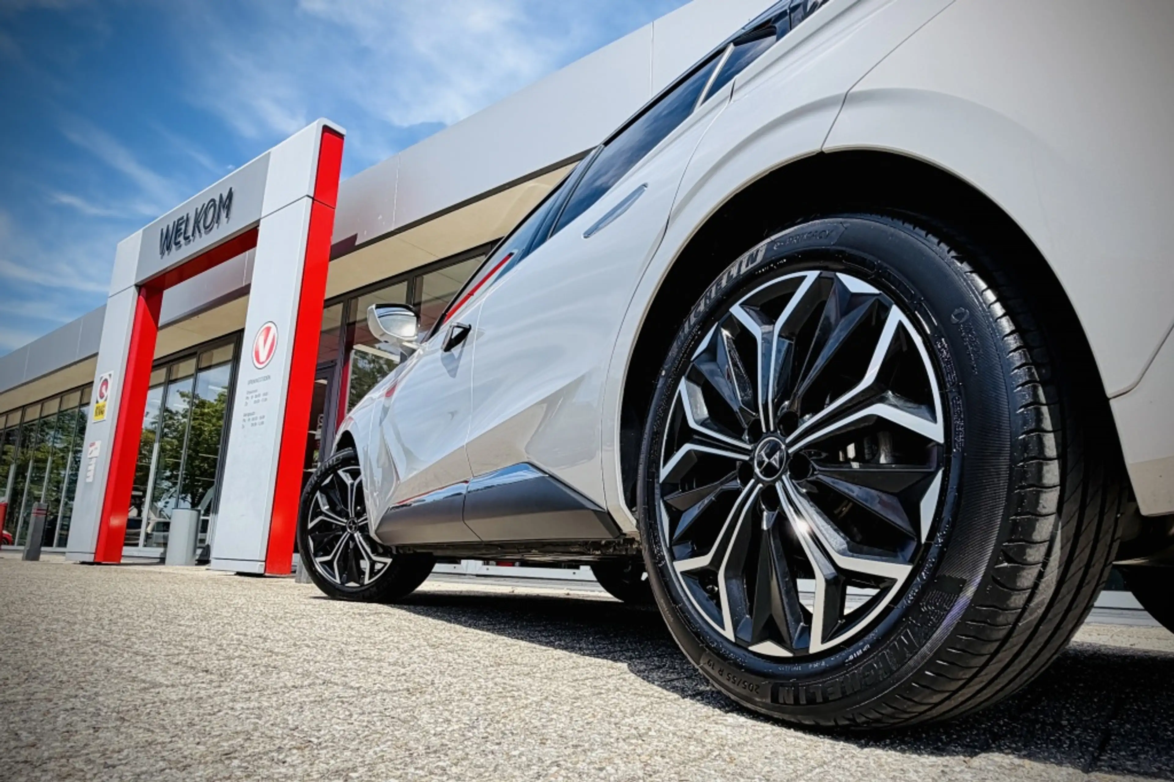 DS Automobiles DS 4 1.2 Rivoli / LEDER / CAMERA / ADAPTIEVE CRUISE — photo 17