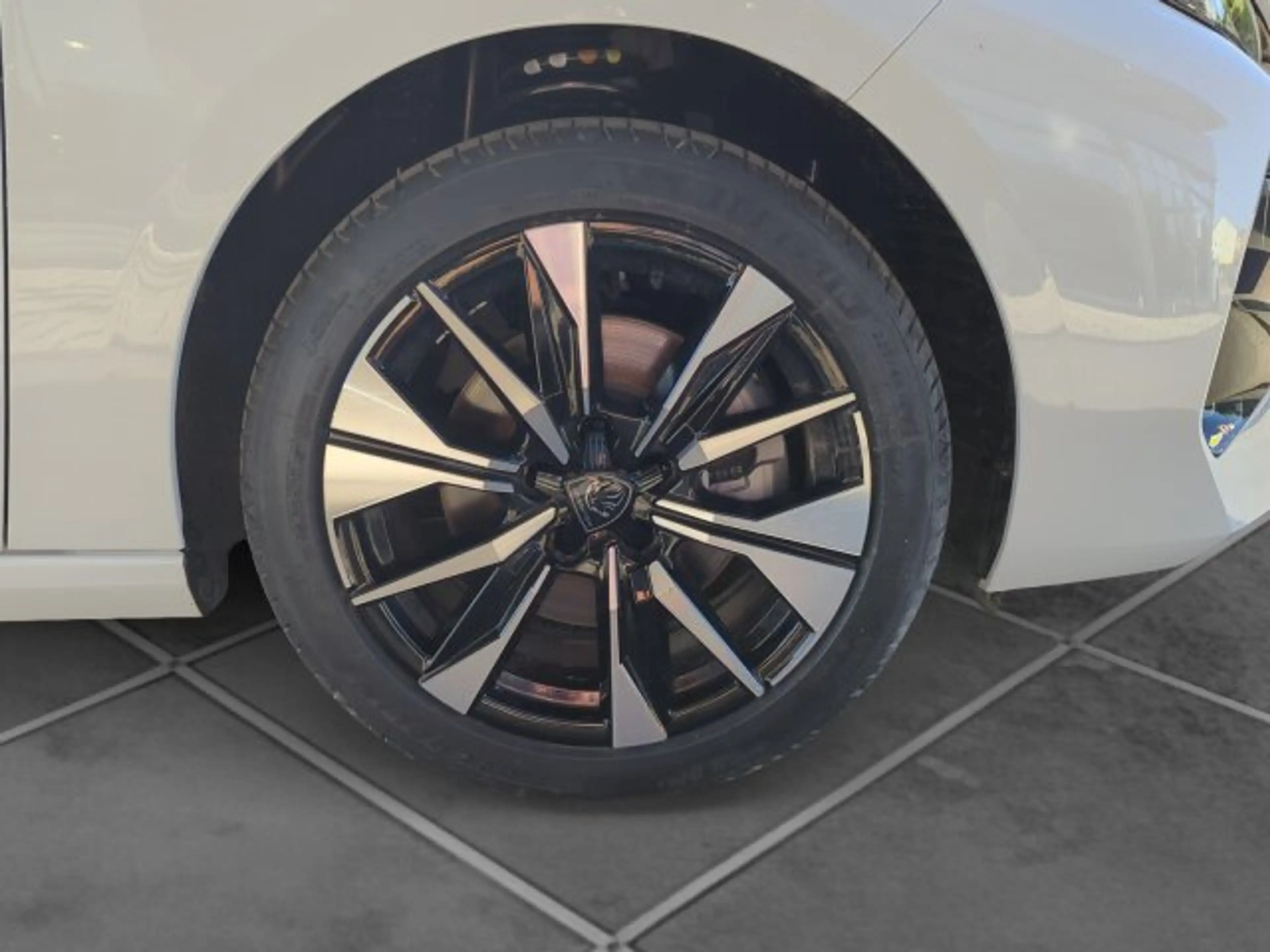 Peugeot 308 308 SW Allure 145 BAR +360°Kamera+Navigation+SHZ — photo 6