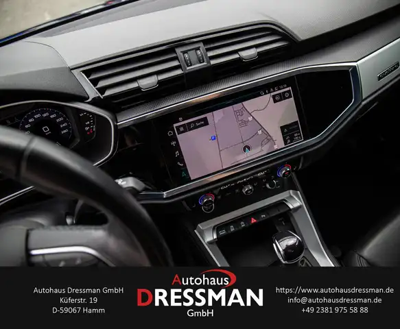Audi Q3 view 15