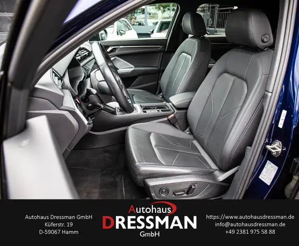 Audi Q3 view 11